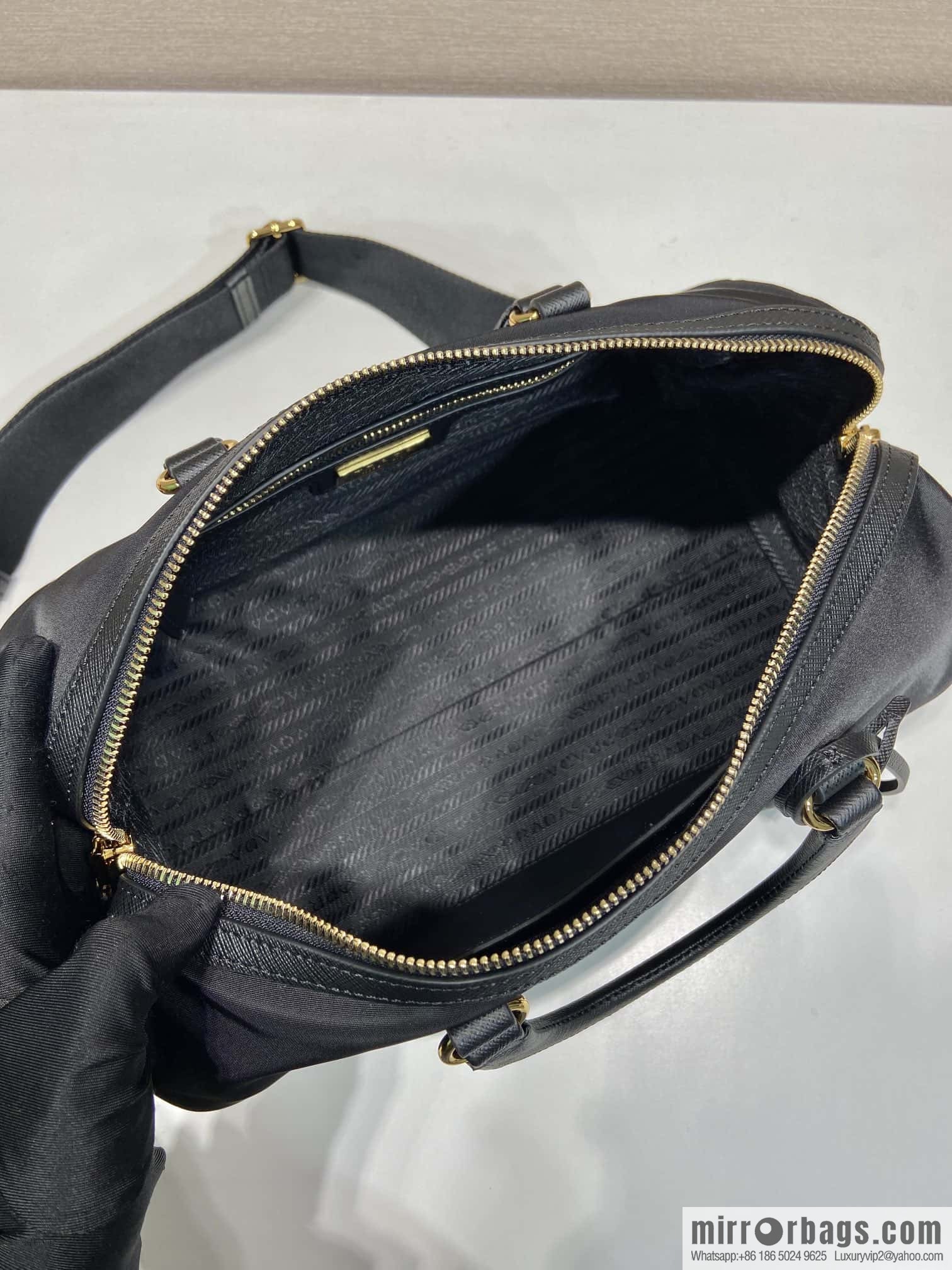 PRADA 🎉 new tote bag 🎉 1BB233