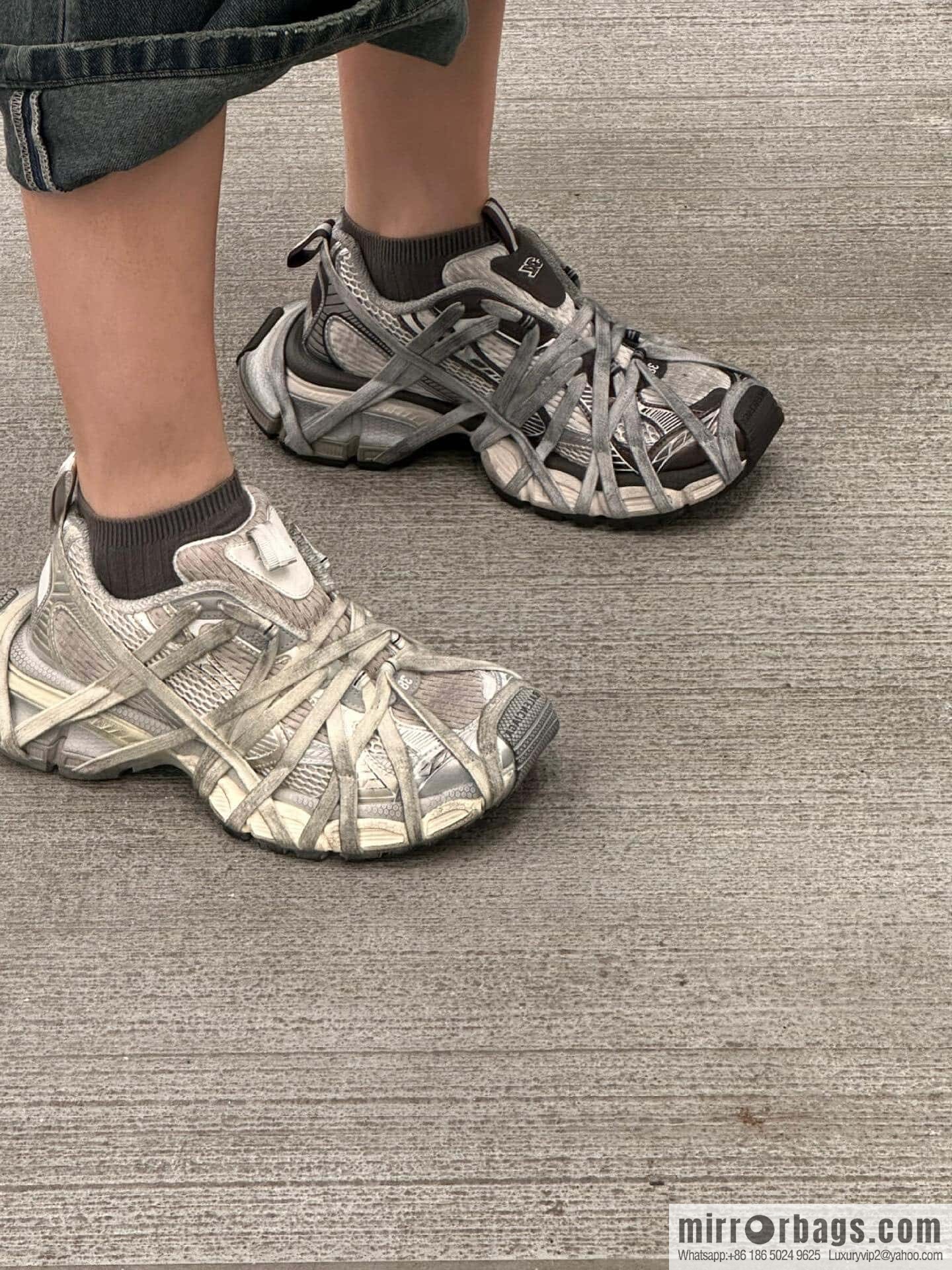 𝐁𝐚𝐥𝐞𝐧𝐜𝐢𝐚𝐠𝐚• 3 𝐗𝐋|||𝟐𝟎𝟐𝟒 retro old sports dad shoes, spider web 🕸️ straps upgrade