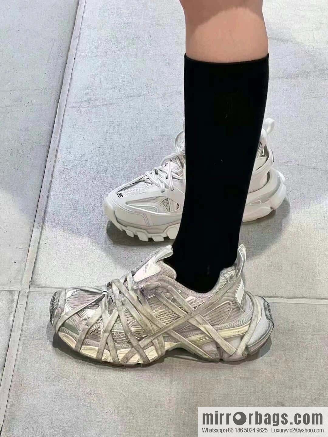 𝐁𝐚𝐥𝐞𝐧𝐜𝐢𝐚𝐠𝐚• 3 𝐗𝐋|||𝟐𝟎𝟐𝟒 retro old sports dad shoes, spider web 🕸️ straps upgrade