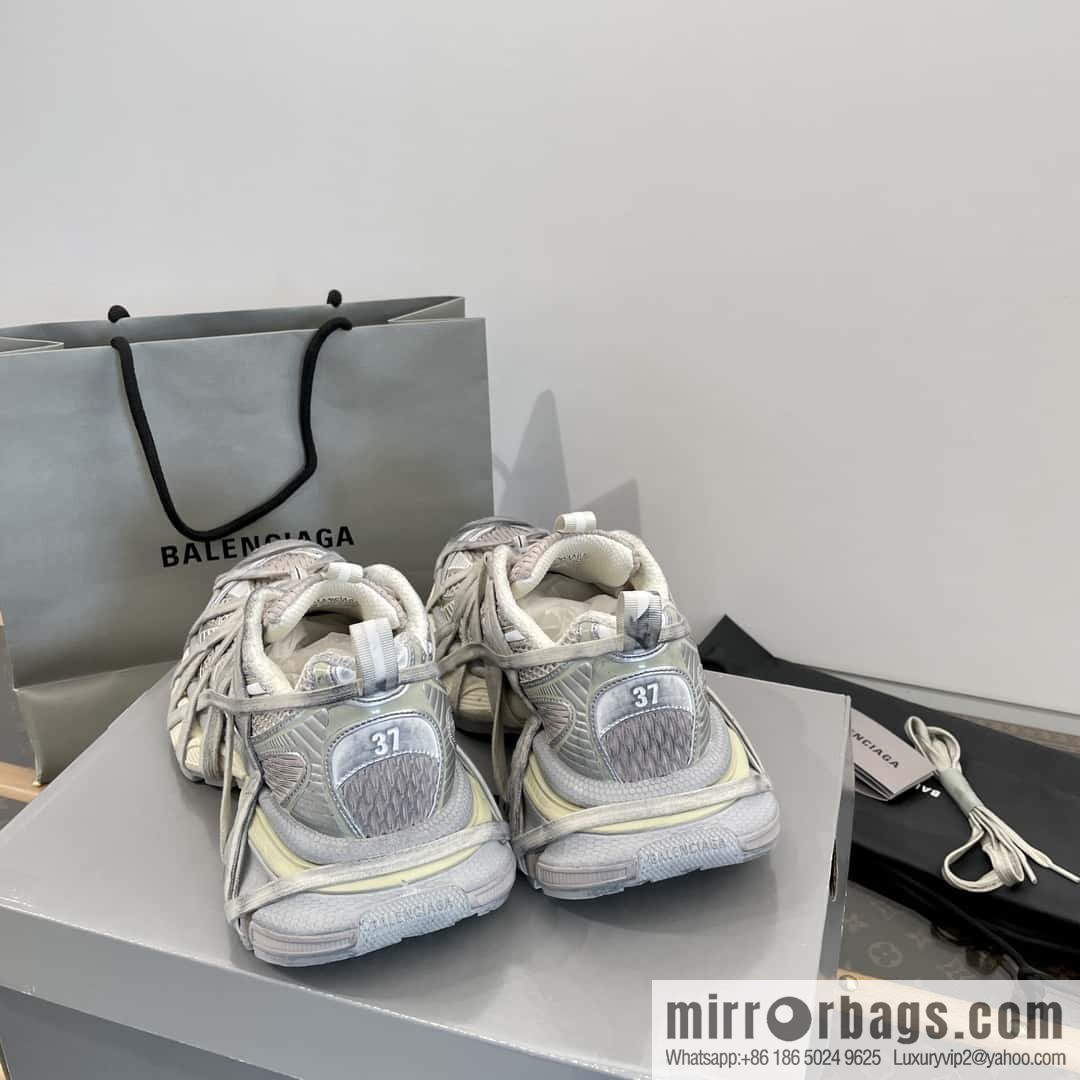 𝐁𝐚𝐥𝐞𝐧𝐜𝐢𝐚𝐠𝐚• 3 𝐗𝐋|||𝟐𝟎𝟐𝟒 retro old sports dad shoes, spider web 🕸️ straps upgrade