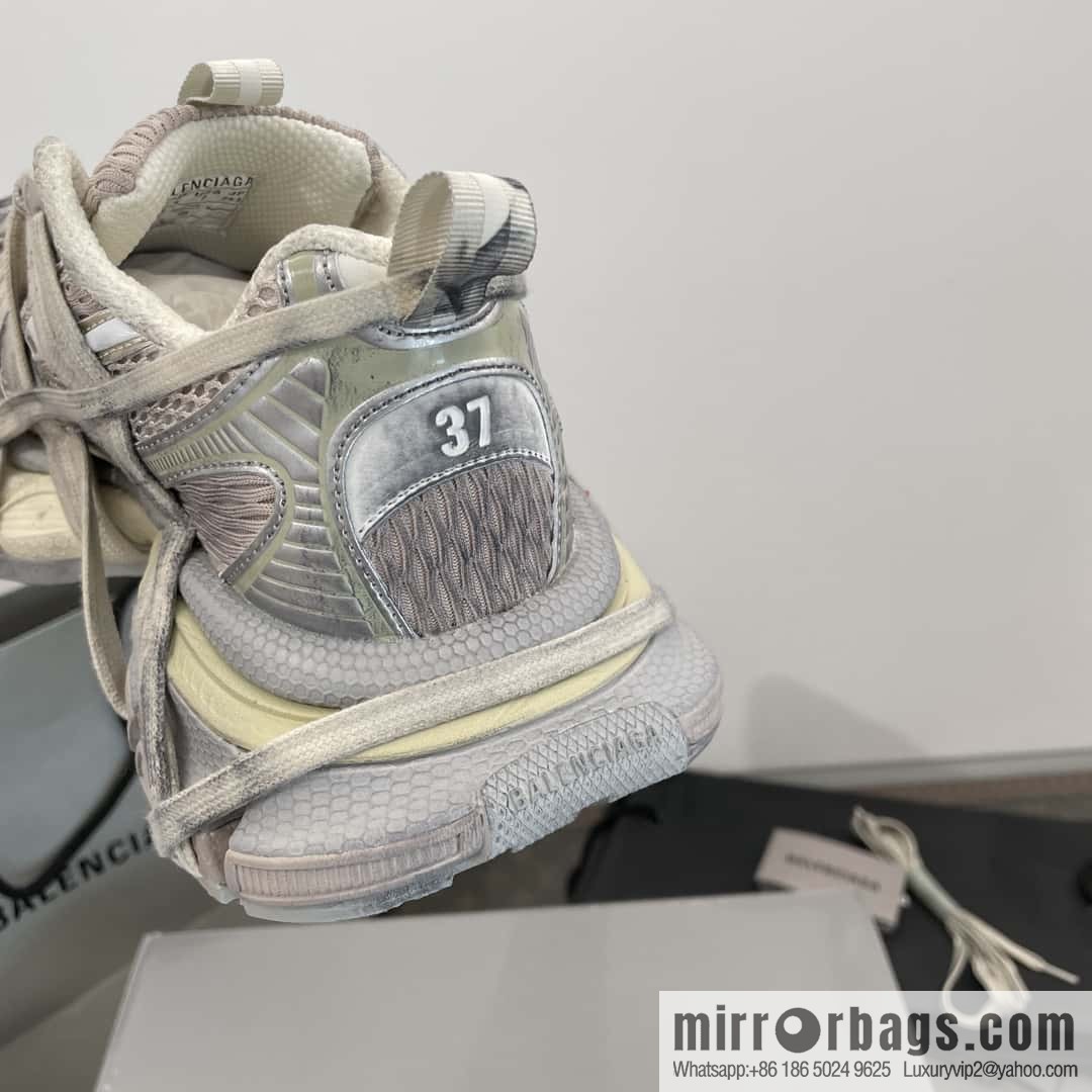 𝐁𝐚𝐥𝐞𝐧𝐜𝐢𝐚𝐠𝐚• 3 𝐗𝐋|||𝟐𝟎𝟐𝟒 retro old sports dad shoes, spider web 🕸️ straps upgrade