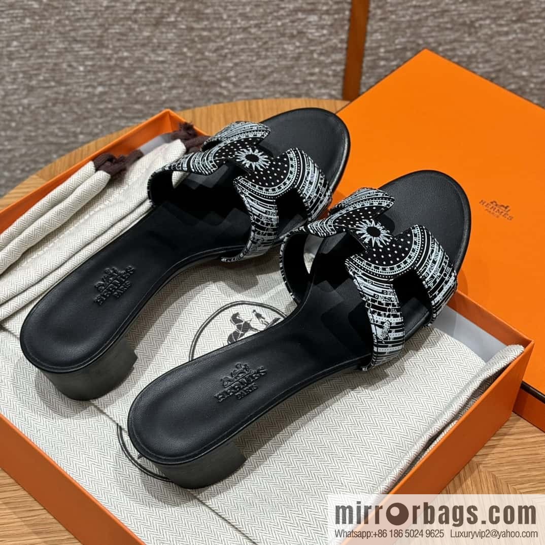 Hermès H's new printed high-heeled sandals