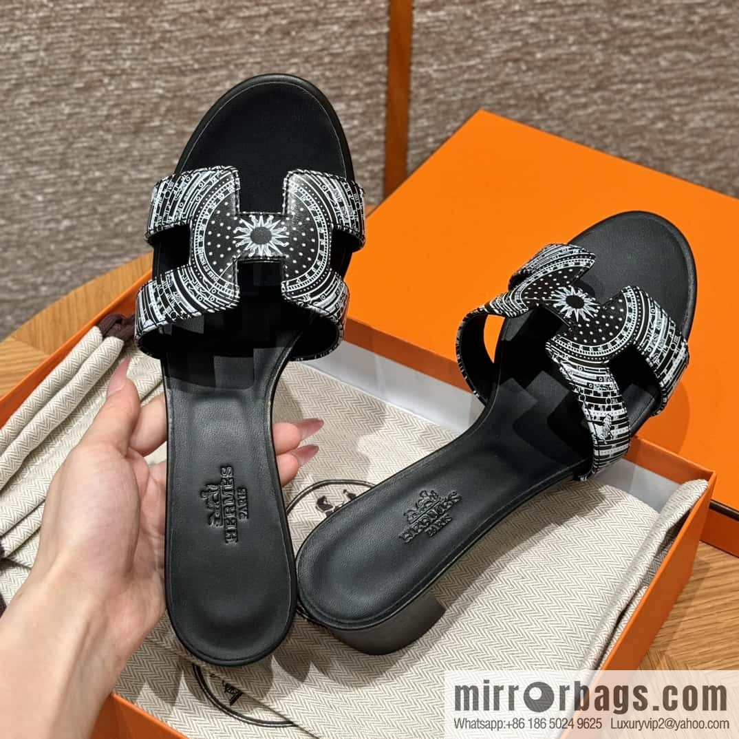 Hermès H's new printed high-heeled sandals