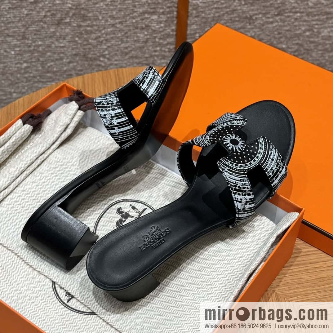 Hermès H's new printed high-heeled sandals