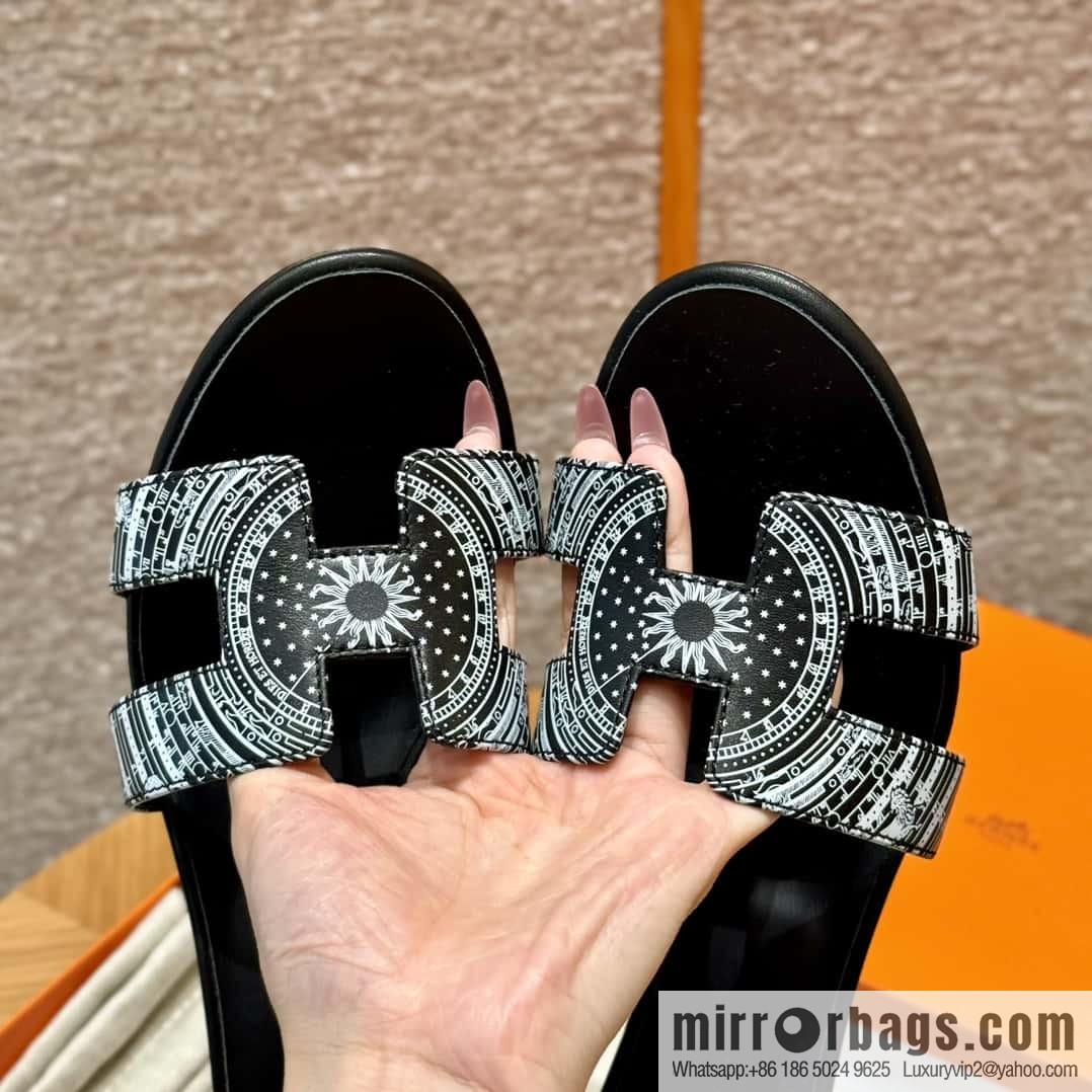 Hermès H's new printed high-heeled sandals