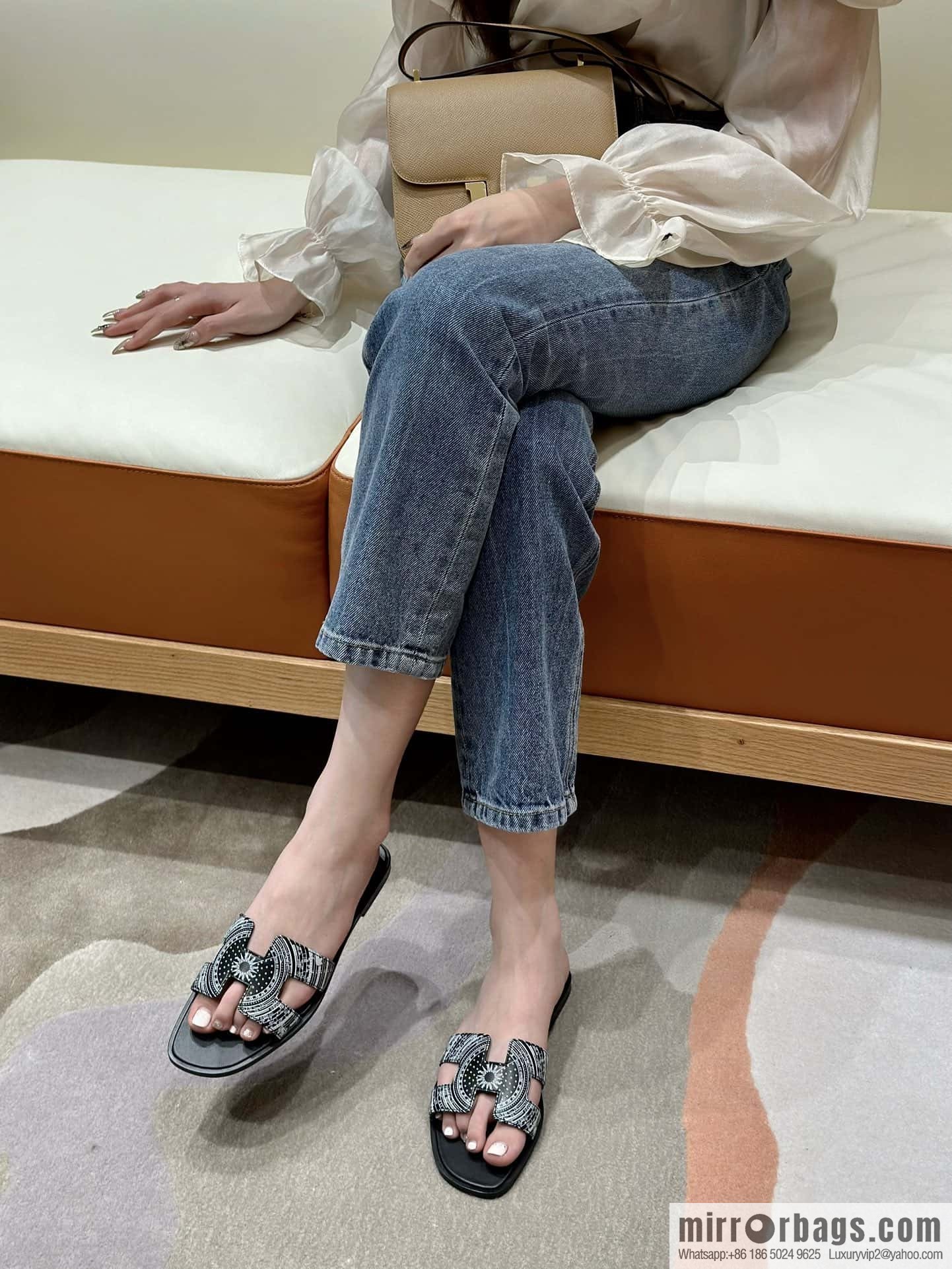 Hermès H's new printed slippers