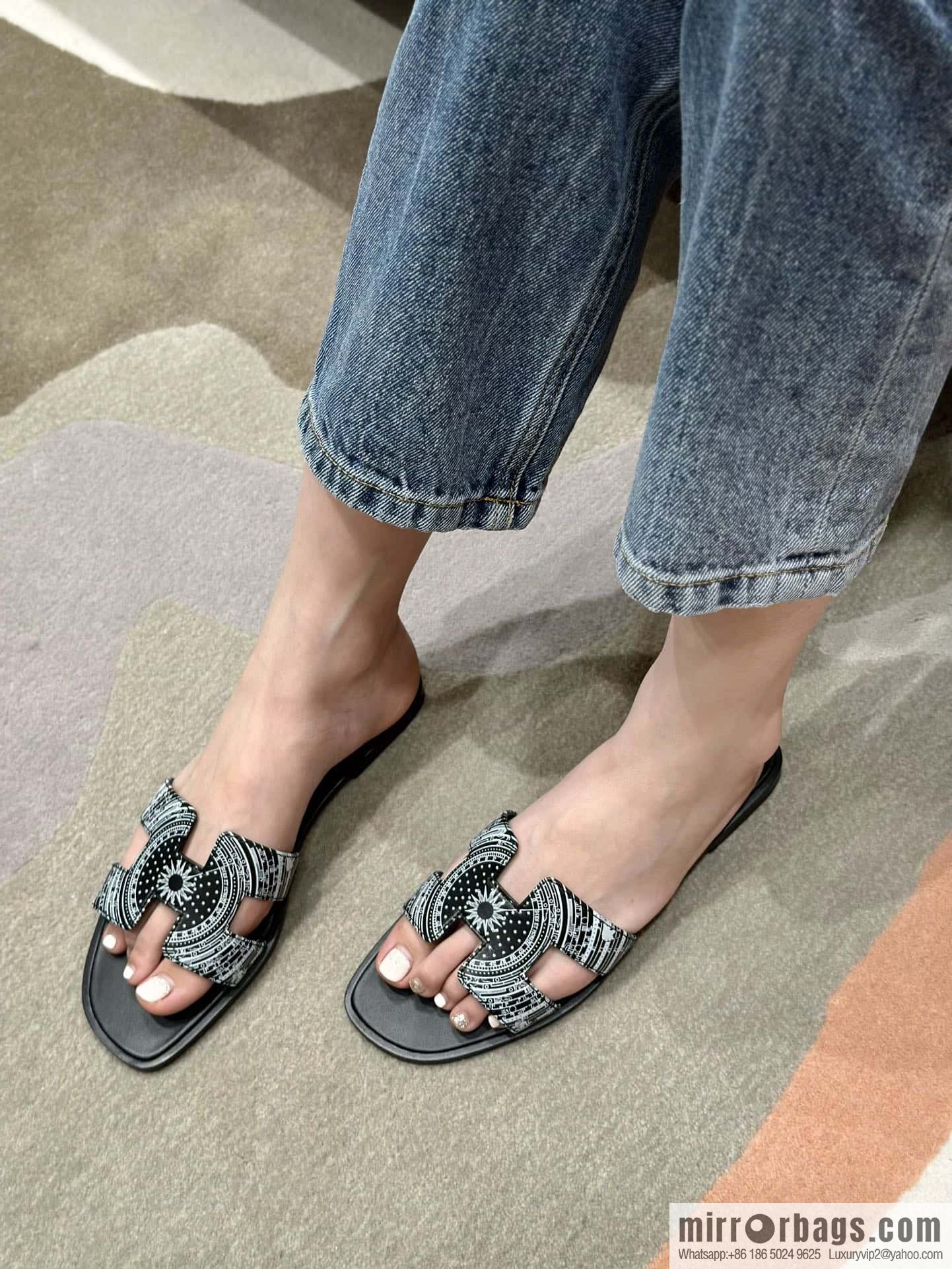 Hermès H's new printed slippers