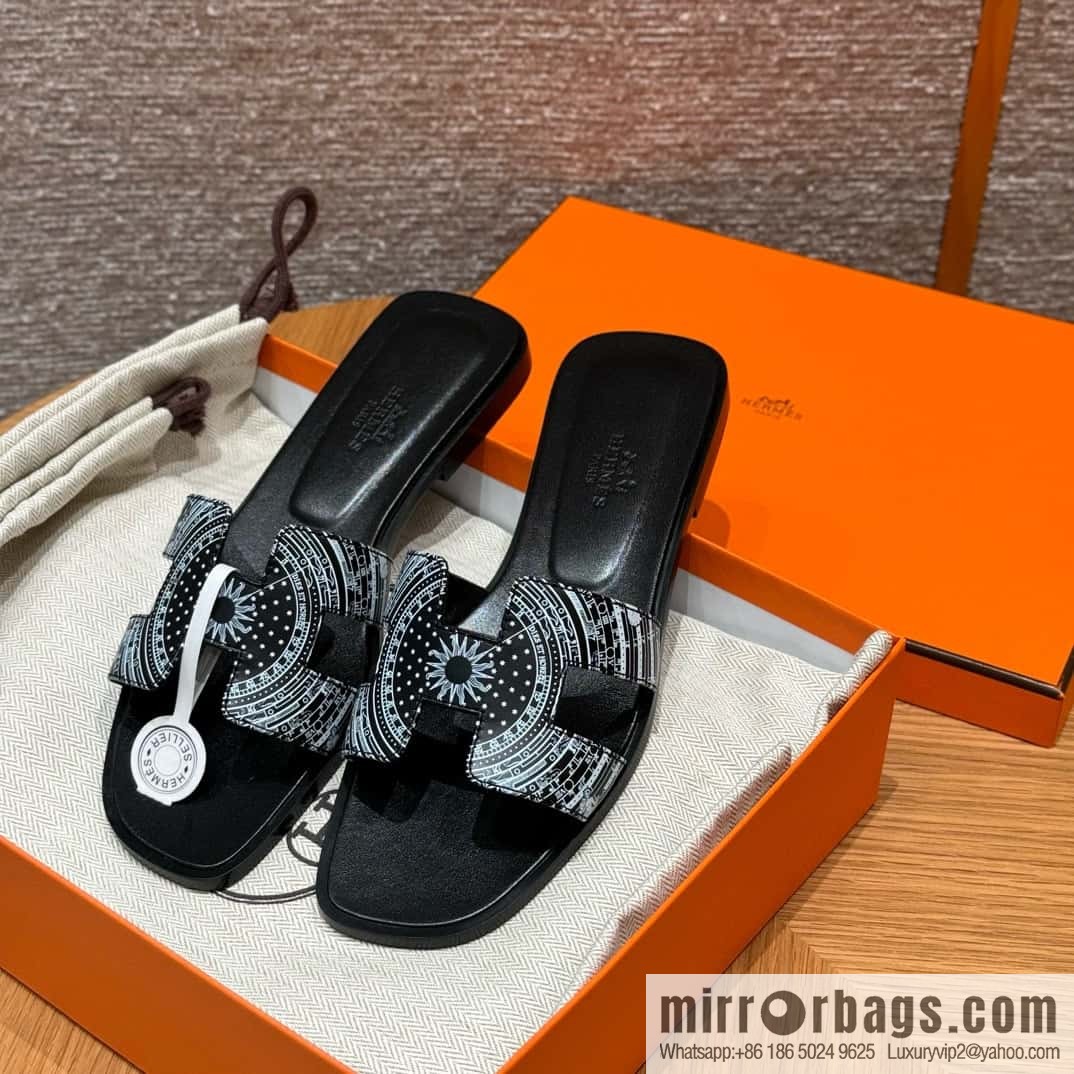 Hermès H's new printed slippers