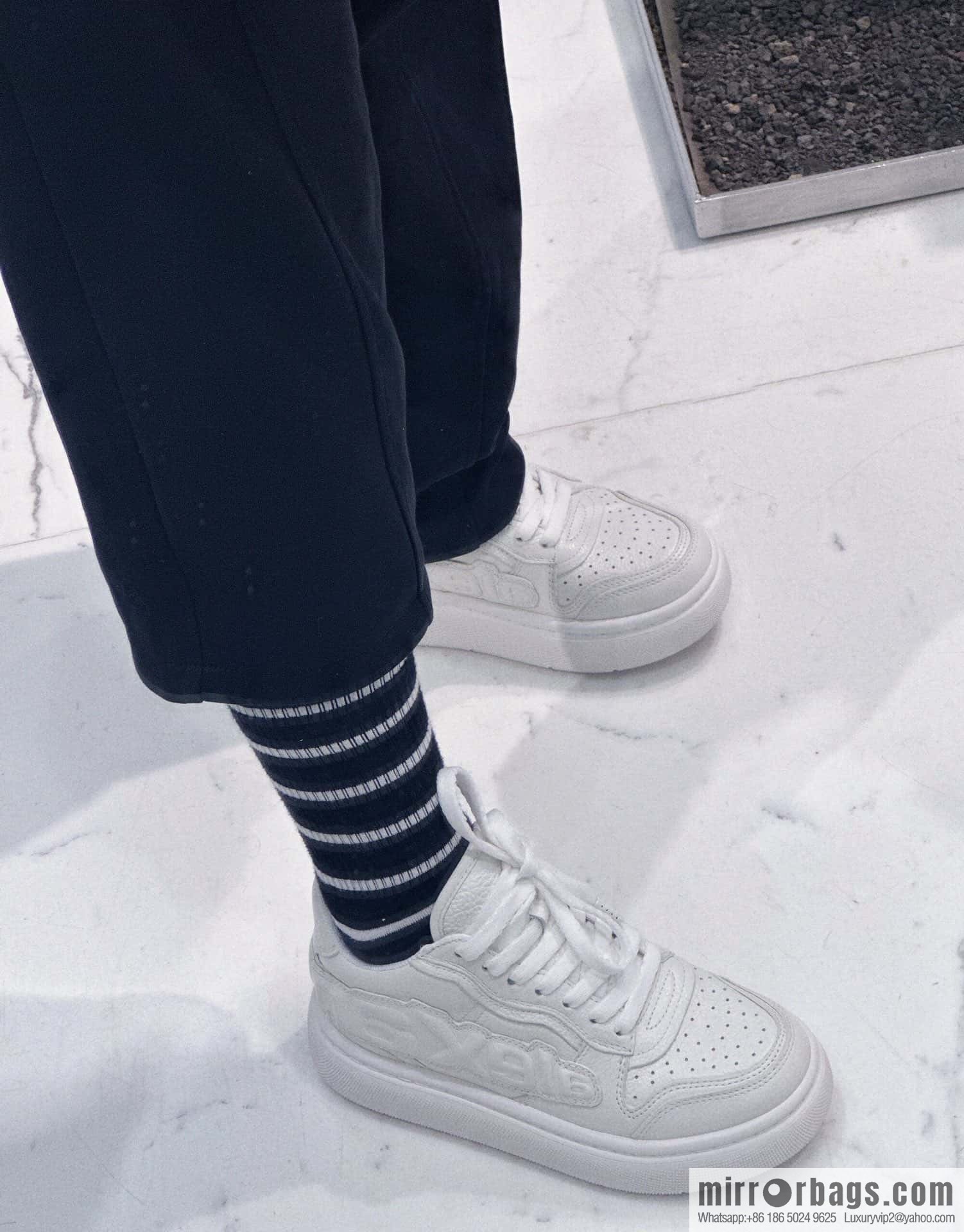 𝐀𝐥𝐞𝐱𝐚𝐧𝐝𝐞𝐫 𝐖𝐚𝐧𝐠 || King embossed thick-soled casual white shoes