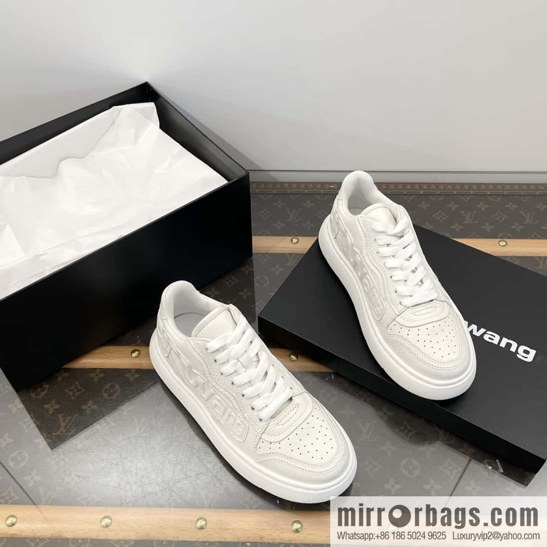 𝐀𝐥𝐞𝐱𝐚𝐧𝐝𝐞𝐫 𝐖𝐚𝐧𝐠 || King embossed thick-soled casual white shoes