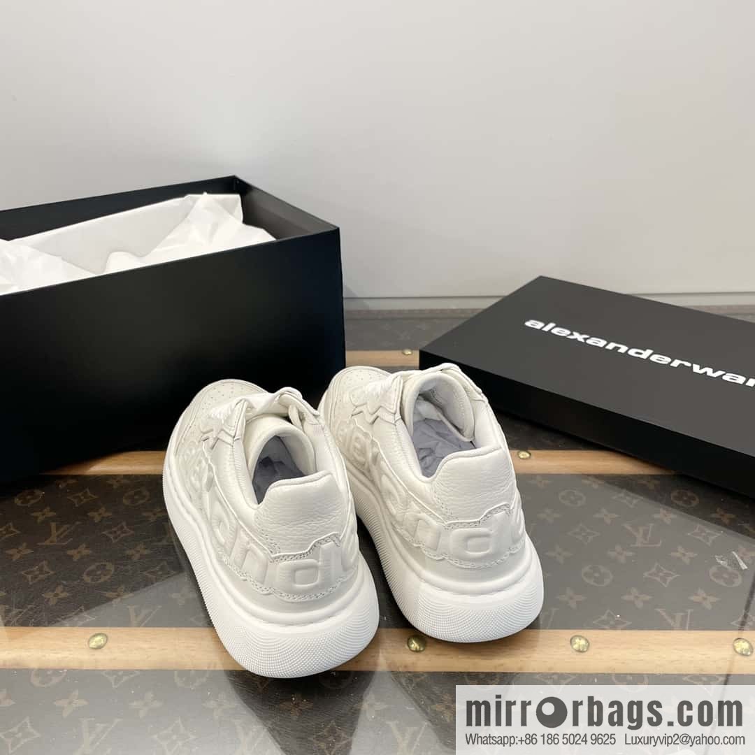𝐀𝐥𝐞𝐱𝐚𝐧𝐝𝐞𝐫 𝐖𝐚𝐧𝐠 || King embossed thick-soled casual white shoes