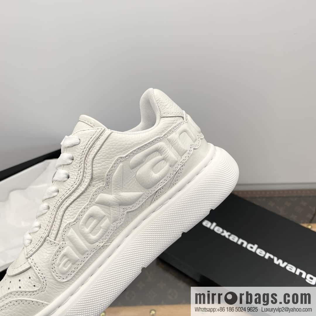 𝐀𝐥𝐞𝐱𝐚𝐧𝐝𝐞𝐫 𝐖𝐚𝐧𝐠 || King embossed thick-soled casual white shoes