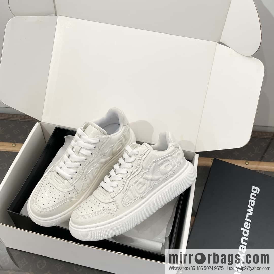𝐀𝐥𝐞𝐱𝐚𝐧𝐝𝐞𝐫 𝐖𝐚𝐧𝐠 || King embossed thick-soled casual white shoes