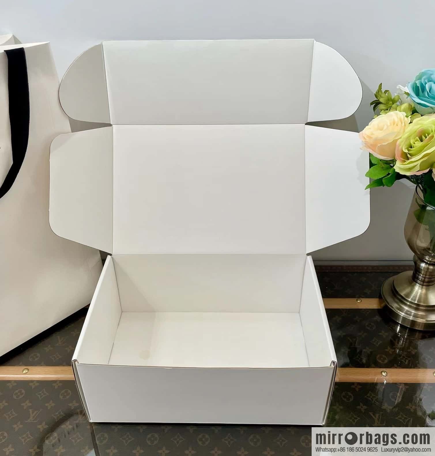 𝐀𝐥𝐞𝐱𝐚𝐧𝐝𝐞𝐫 𝐖𝐚𝐧𝐠 || King embossed thick-soled casual white shoes