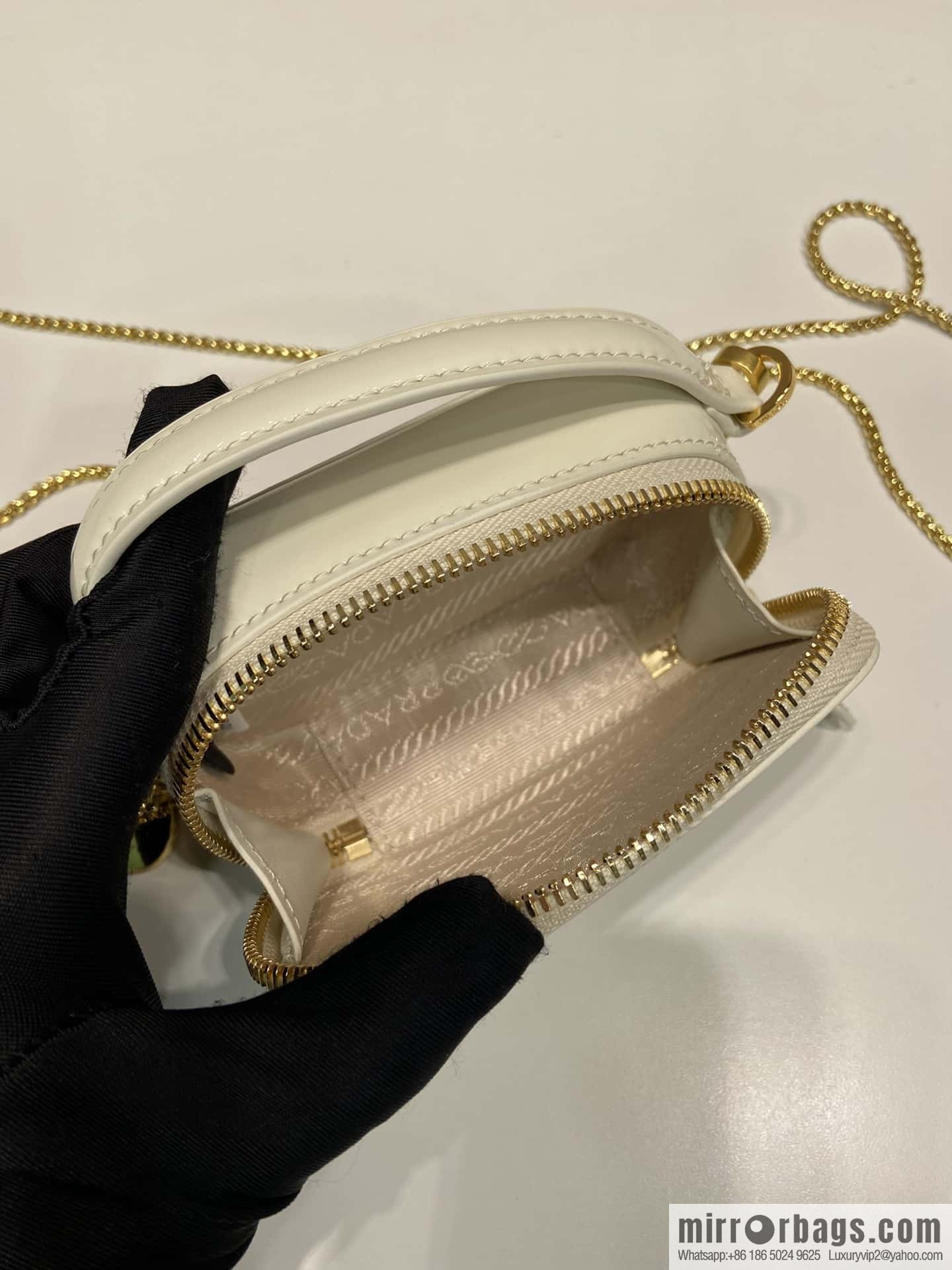 PRADA 🎉 mini diagonal bag 🎉 1NR025 mini 🎉🎉 white