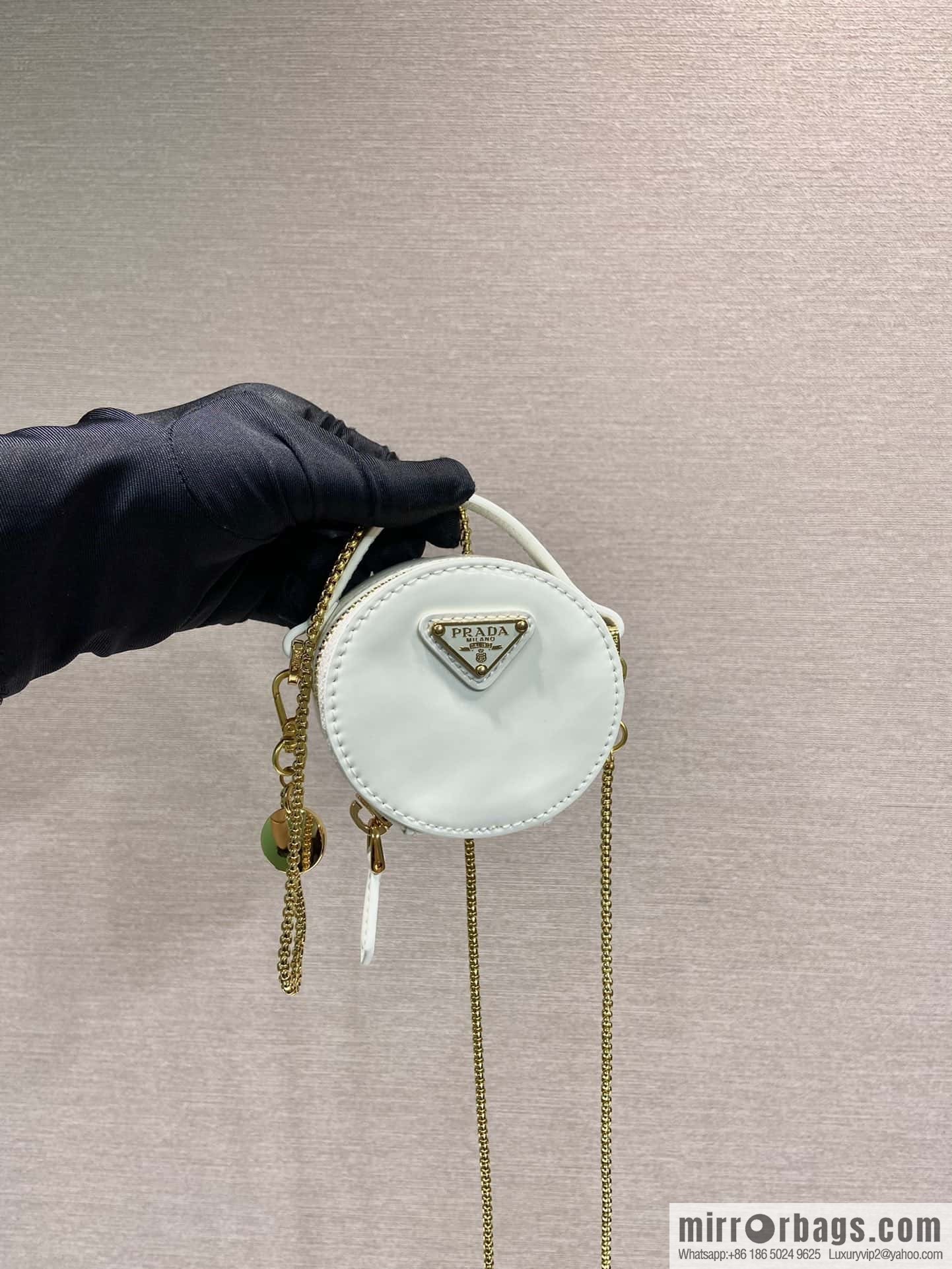 PRADA 🎉 patent leather 🎉 1NR023 🎉🎉 white