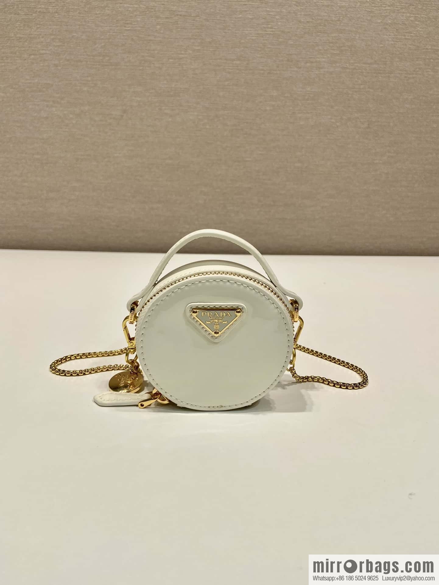 PRADA 🎉 patent leather 🎉 1NR023 🎉🎉 white
