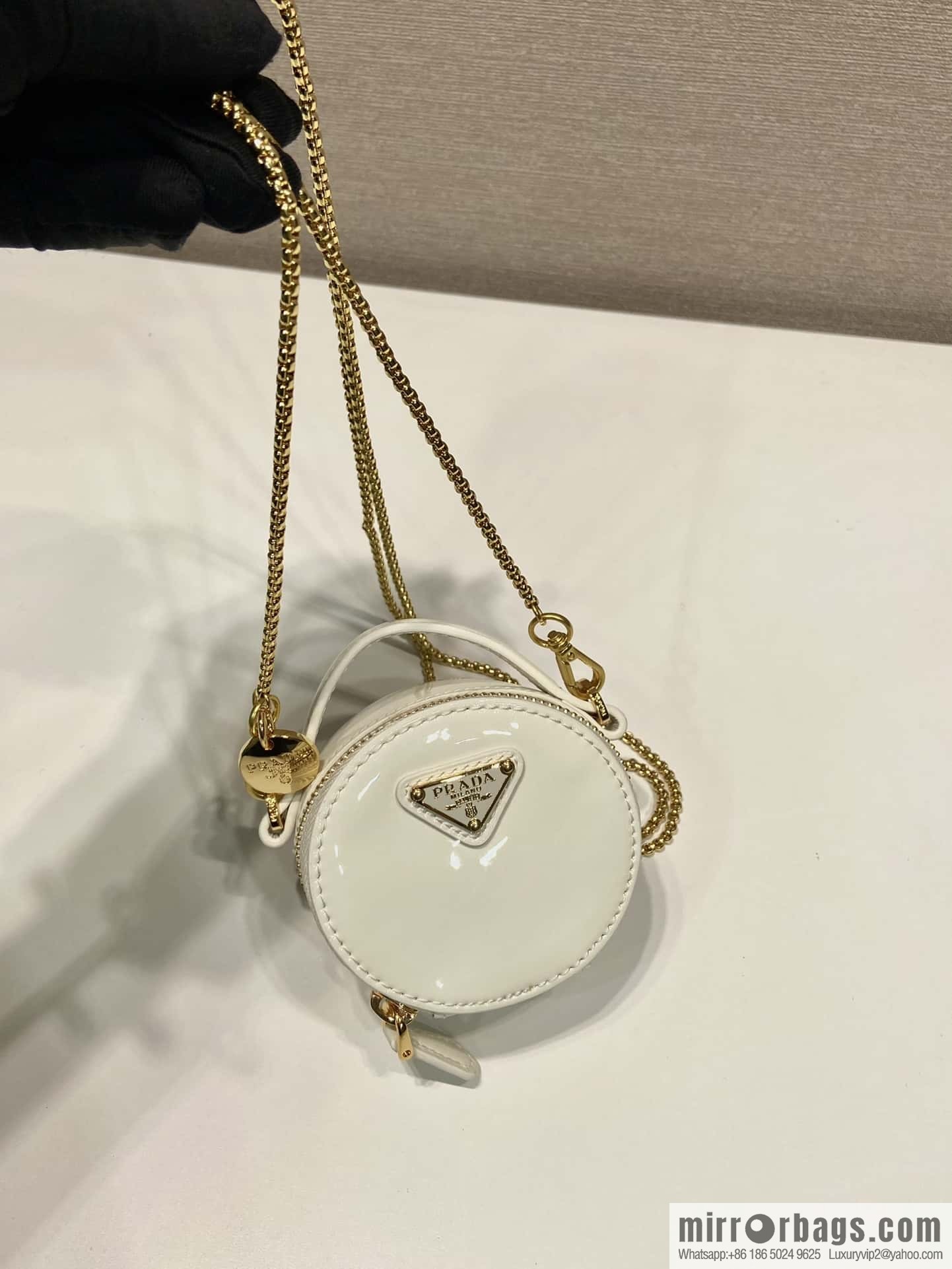 PRADA 🎉 patent leather 🎉 1NR023 🎉🎉 white