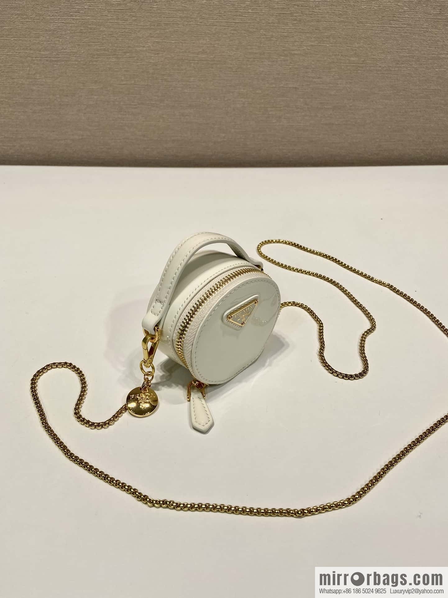 PRADA 🎉 patent leather 🎉 1NR023 🎉🎉 white