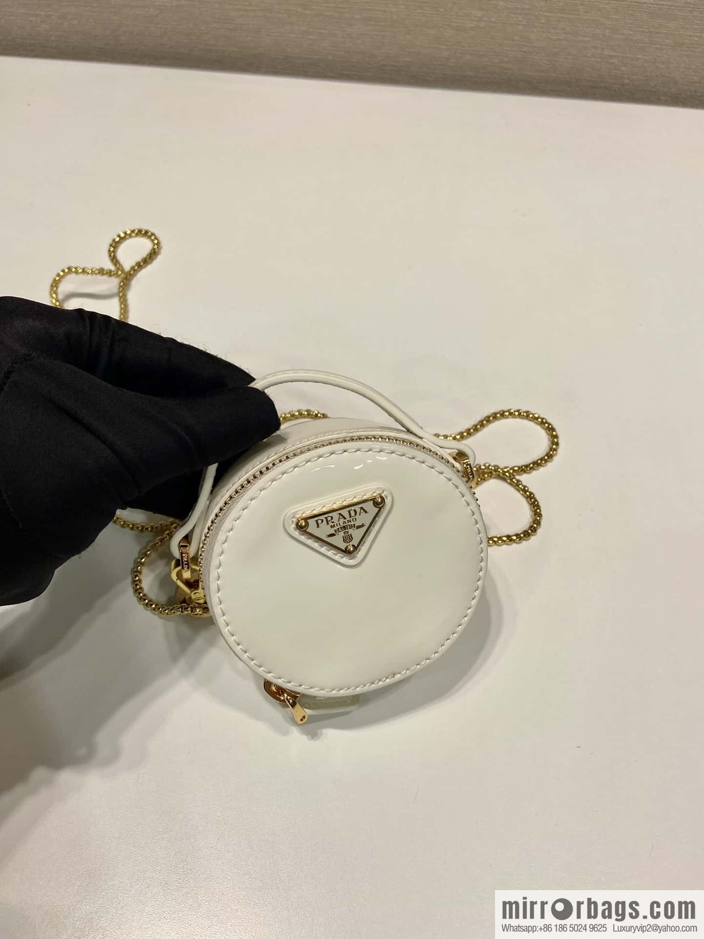 PRADA 🎉 patent leather 🎉 1NR023 🎉🎉 white