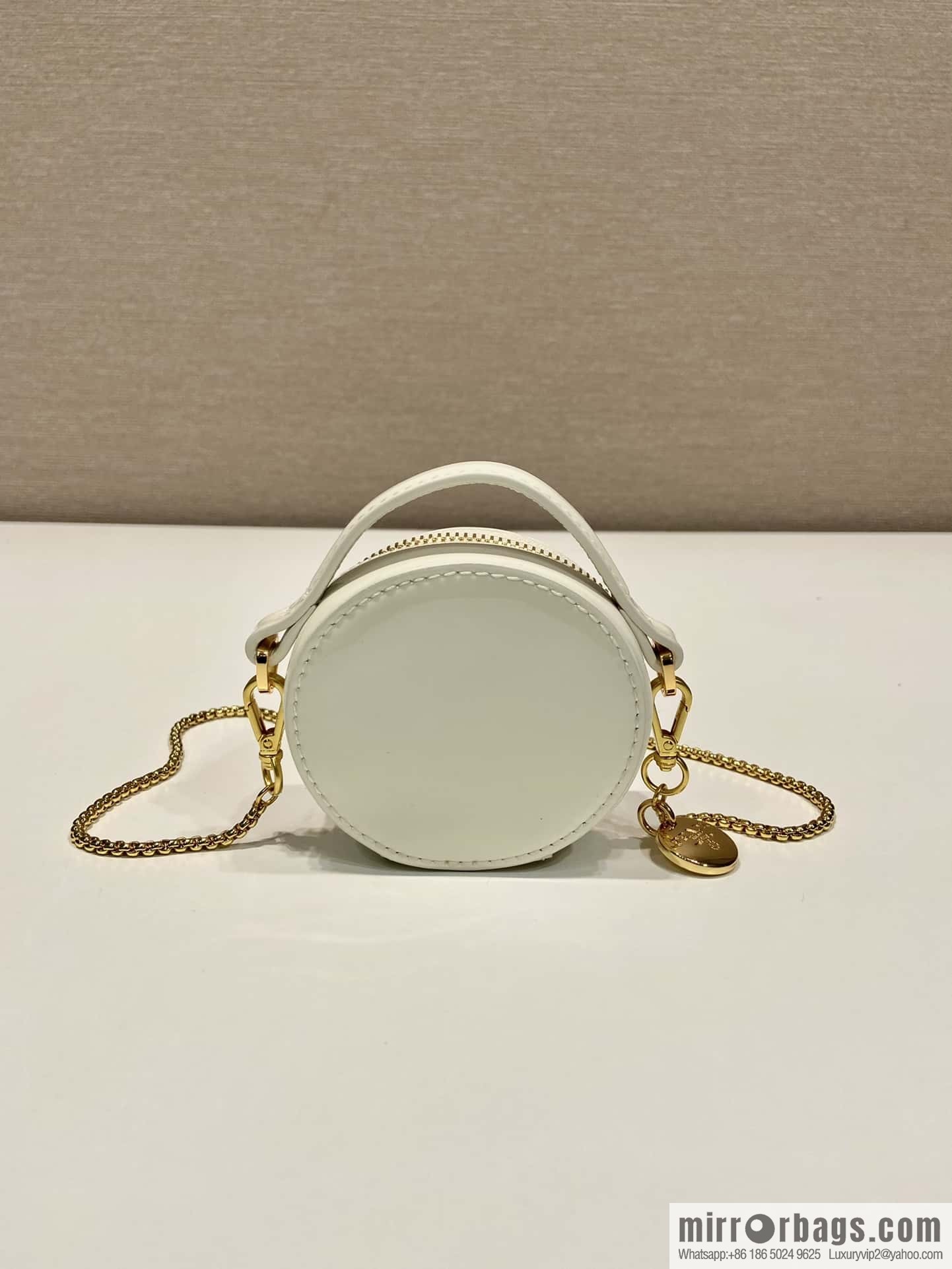 PRADA 🎉 patent leather 🎉 1NR023 🎉🎉 white