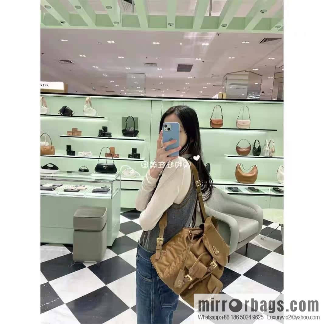 PRADA 🎉 gold buckle classic backpack 🎉 1BZ677 gold hardware🎉🎉