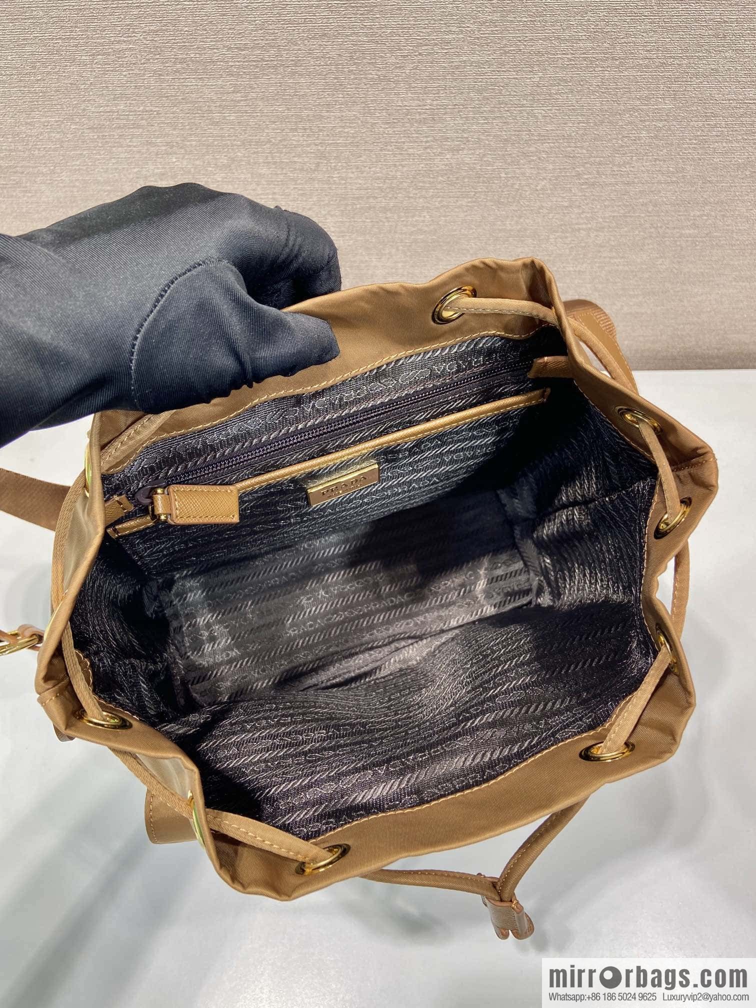 PRADA 🎉 gold buckle classic backpack 🎉 1BZ677 gold hardware🎉🎉