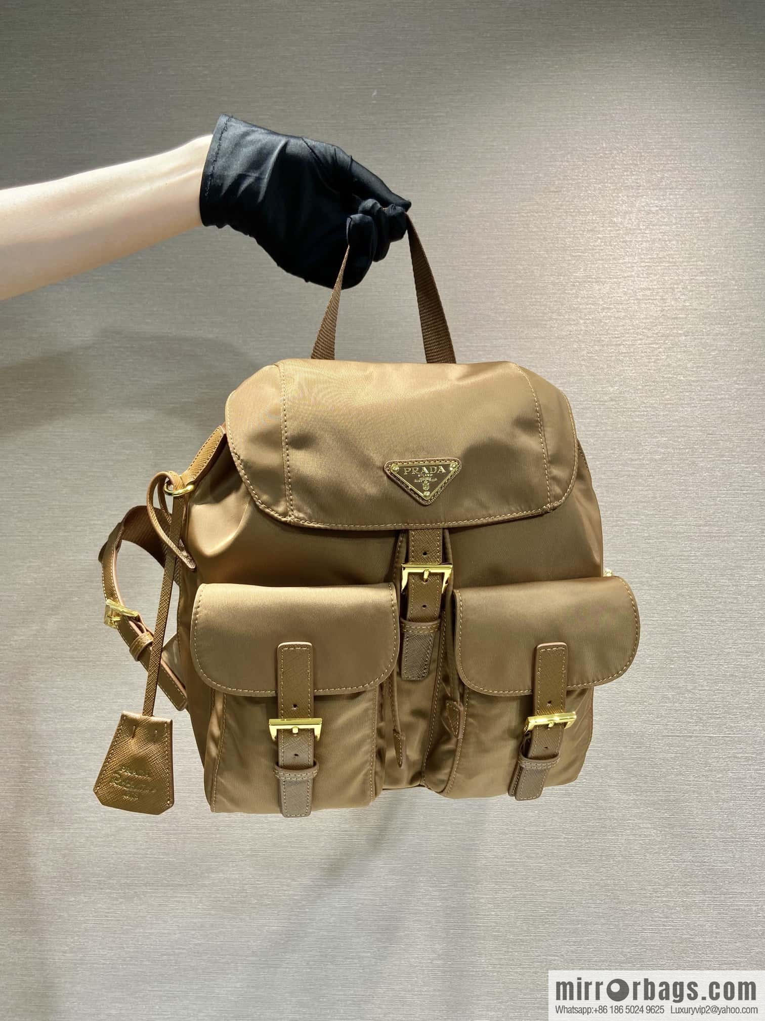 PRADA 🎉 gold buckle classic backpack 🎉 1BZ677 gold hardware🎉🎉