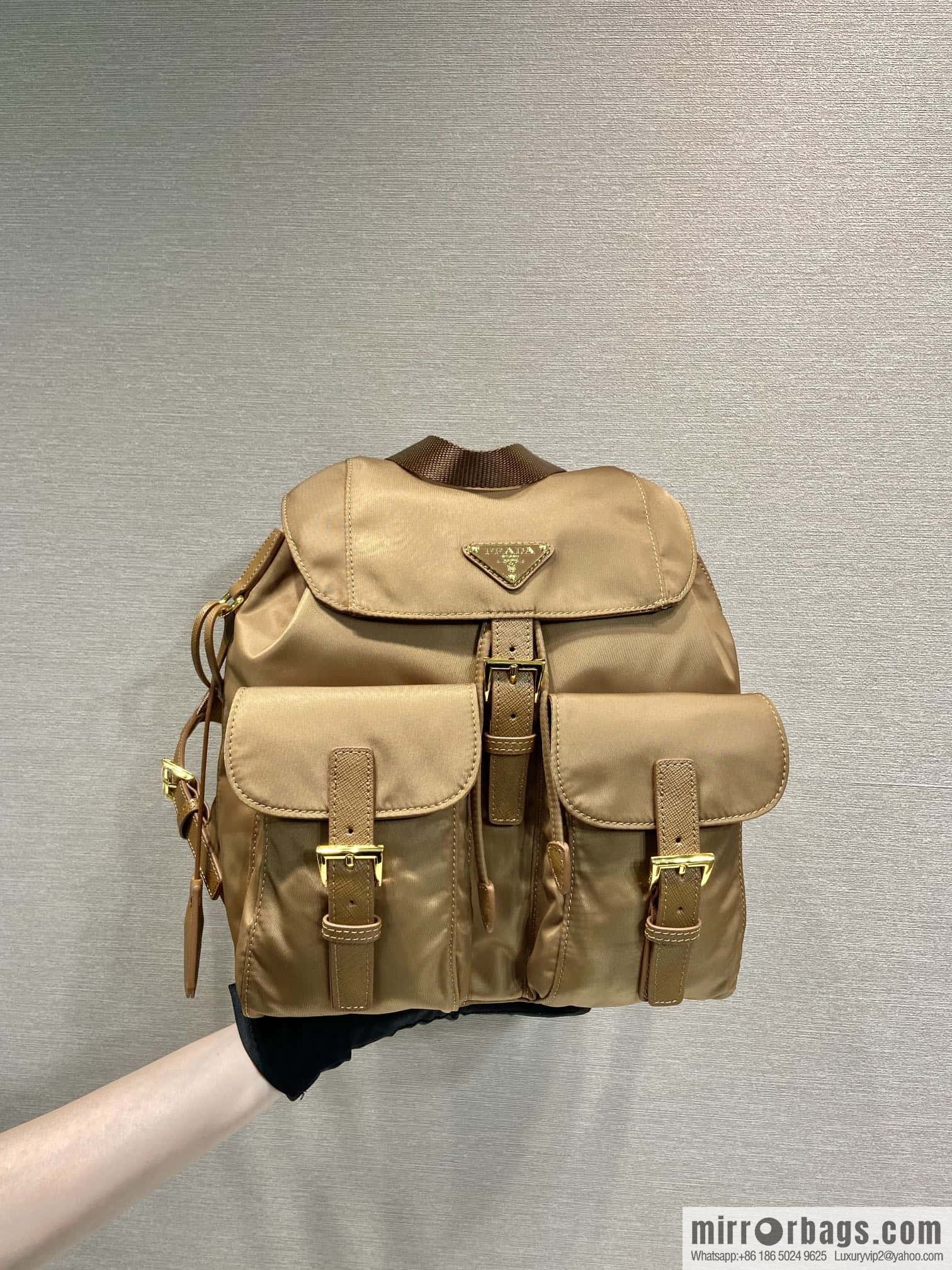 PRADA 🎉 gold buckle classic backpack 🎉 1BZ677 gold hardware🎉🎉