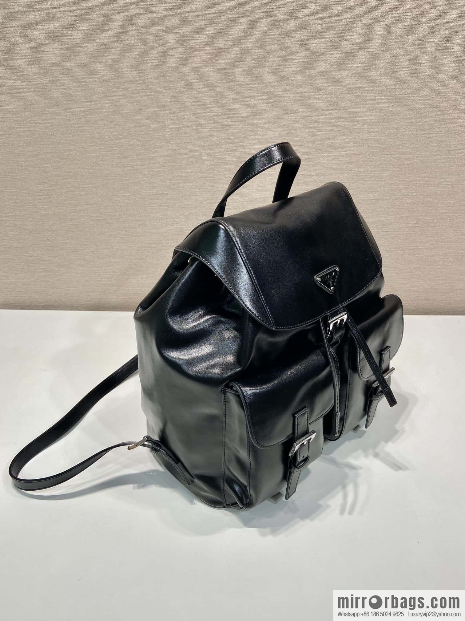 PRADA 🎉 new backpack 🎉 1BZ811B oil wax leather