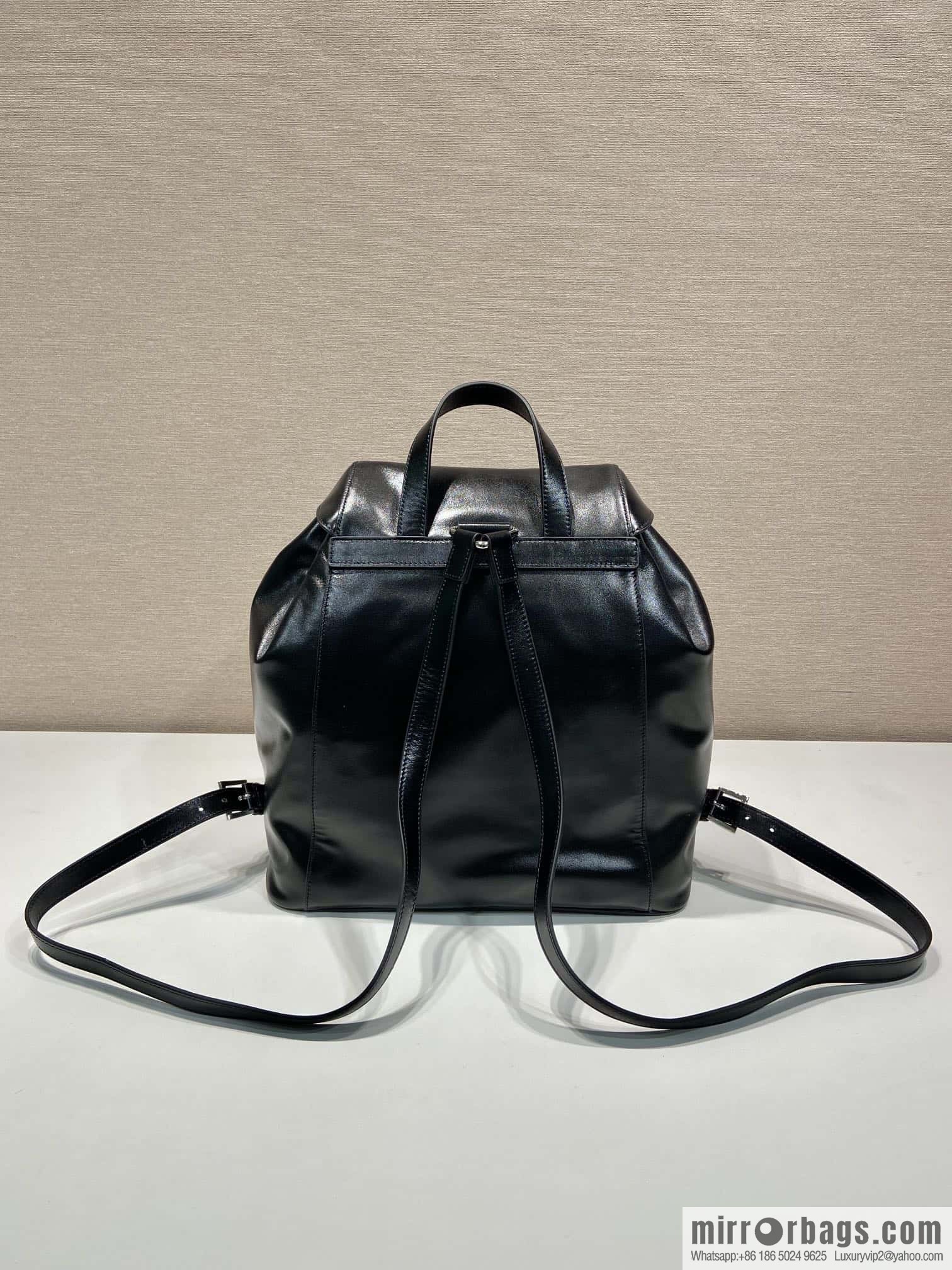 PRADA 🎉 new backpack 🎉 1BZ811B oil wax leather