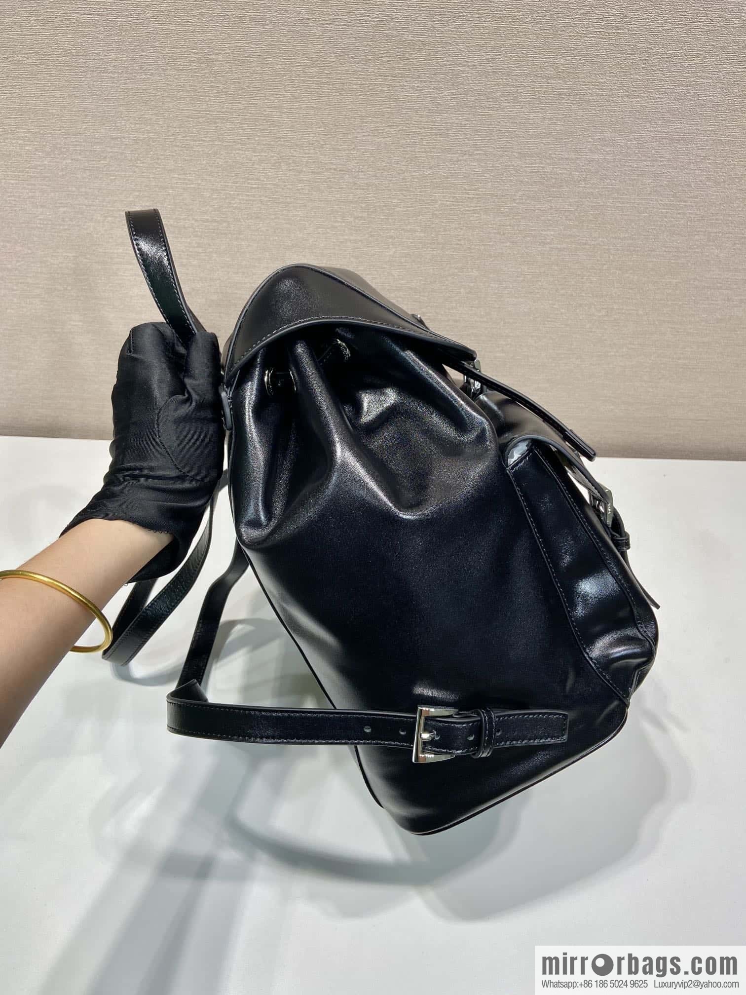 PRADA 🎉 new backpack 🎉 1BZ811B oil wax leather