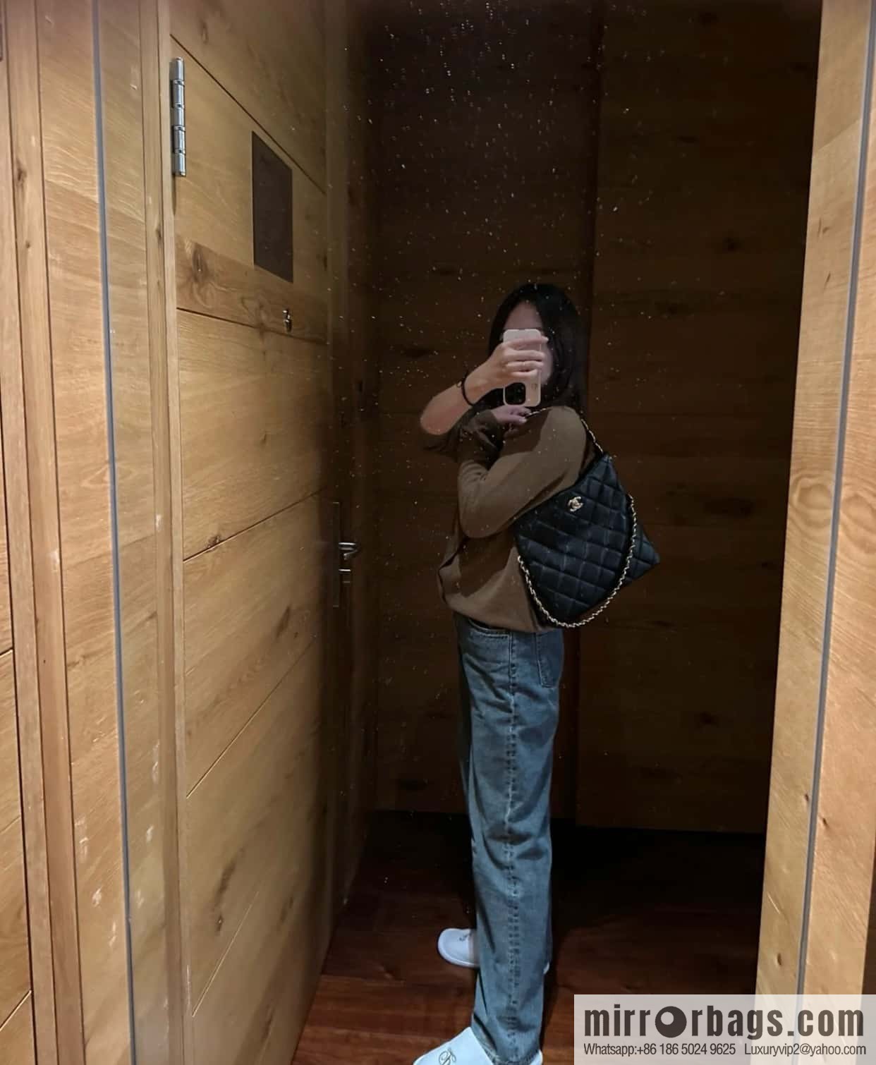 CHANEL 24p maxi hobo black AS4777