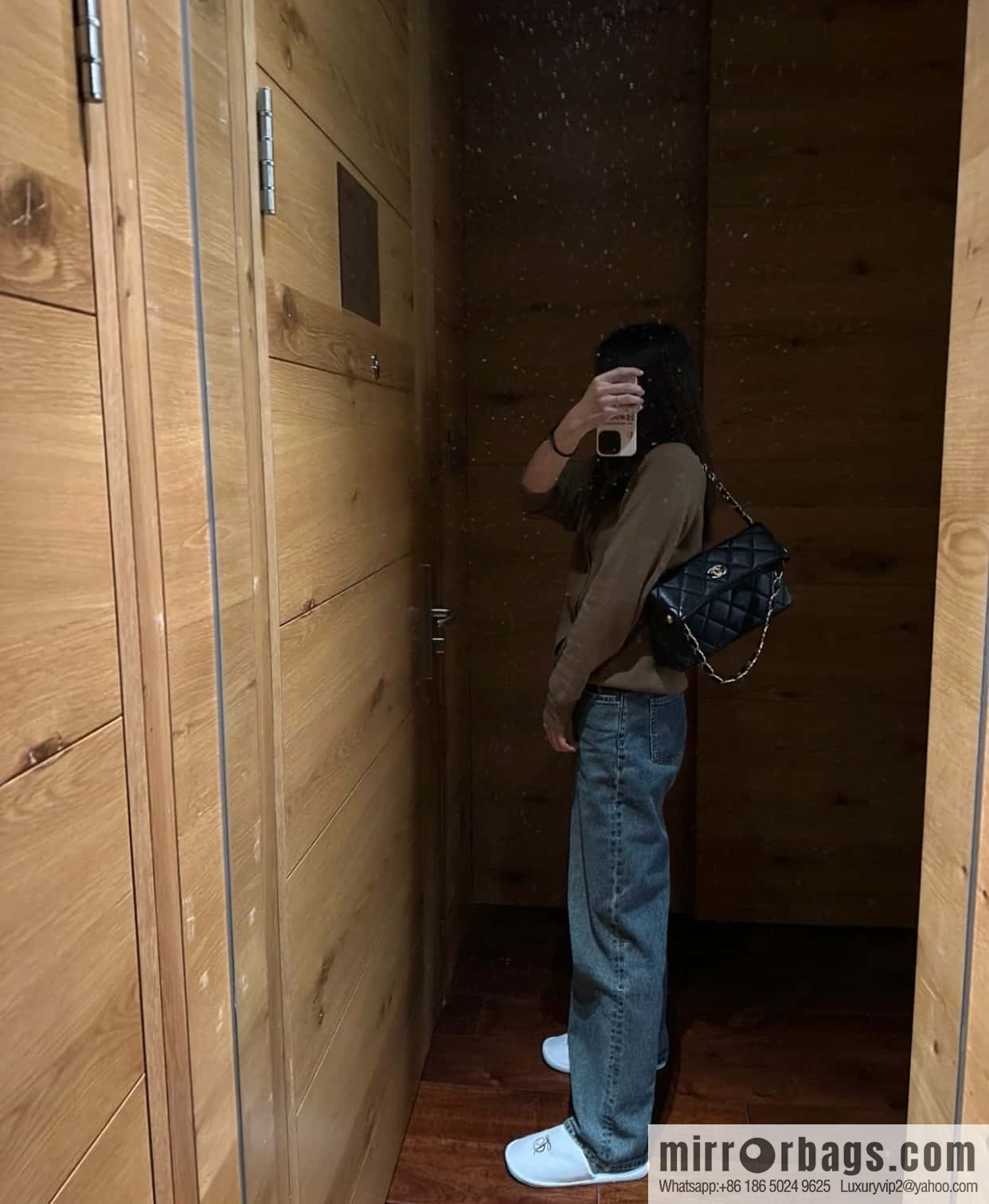 CHANEL 24p maxi hobo black AS4777