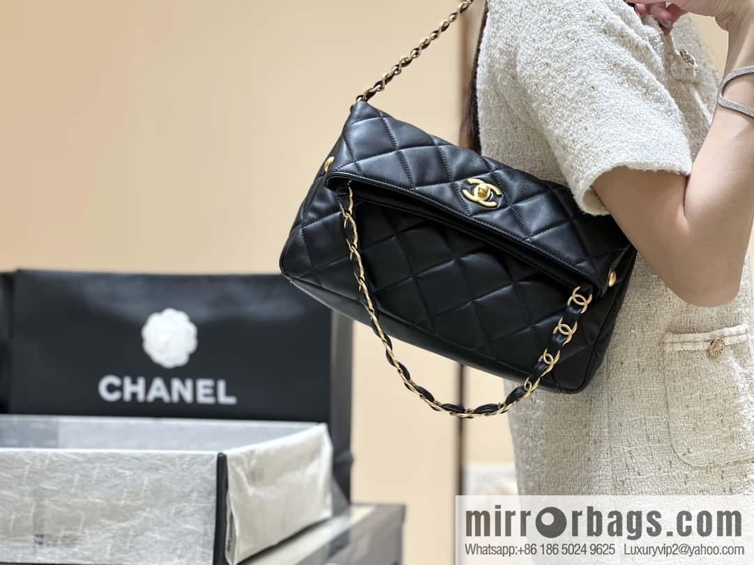 CHANEL 24p maxi hobo black AS4754