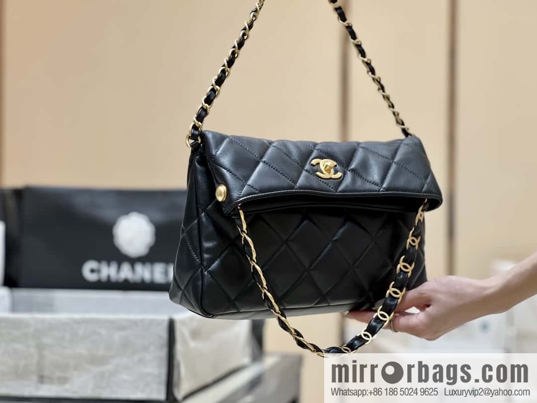 CHANEL 24p maxi hobo black AS4754