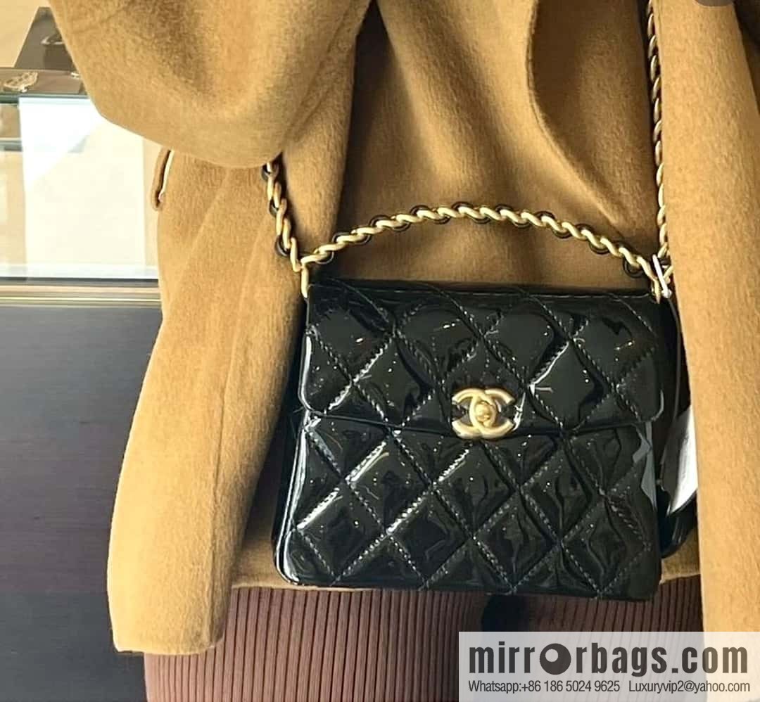 CHANEL 24S Spring/Summer 31 ruecambon AS4472