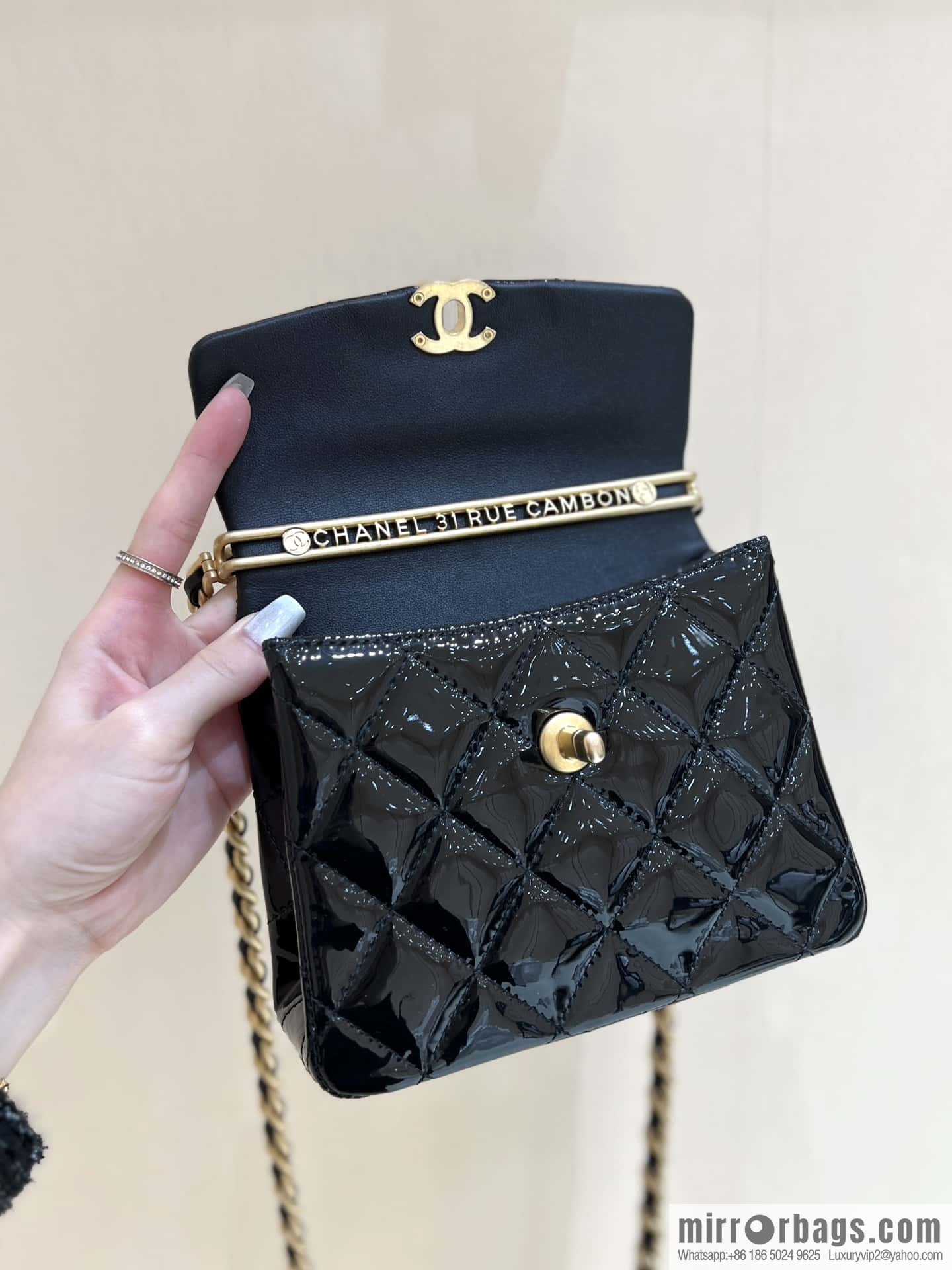 CHANEL 24S Spring/Summer 31 ruecambon AS4472