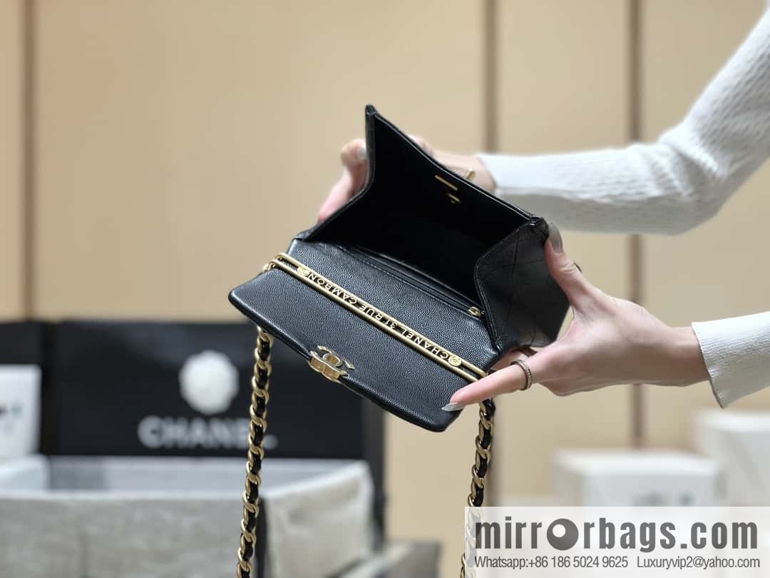CHANEL 24S Spring/Summer 31 ruecambon AS4472