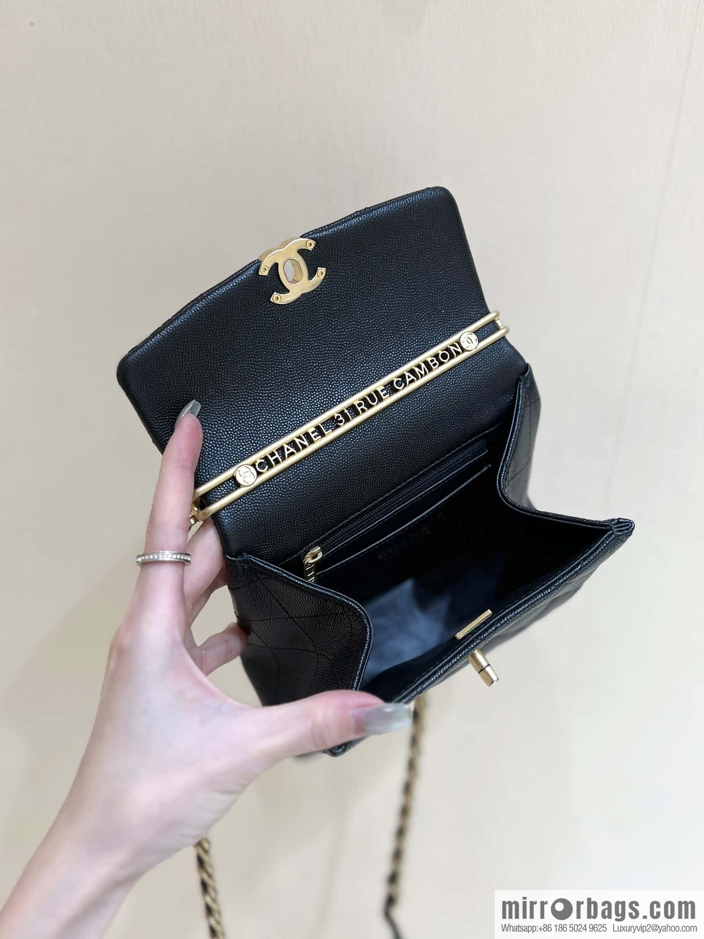 CHANEL 24S Spring/Summer 31 ruecambon AS4472