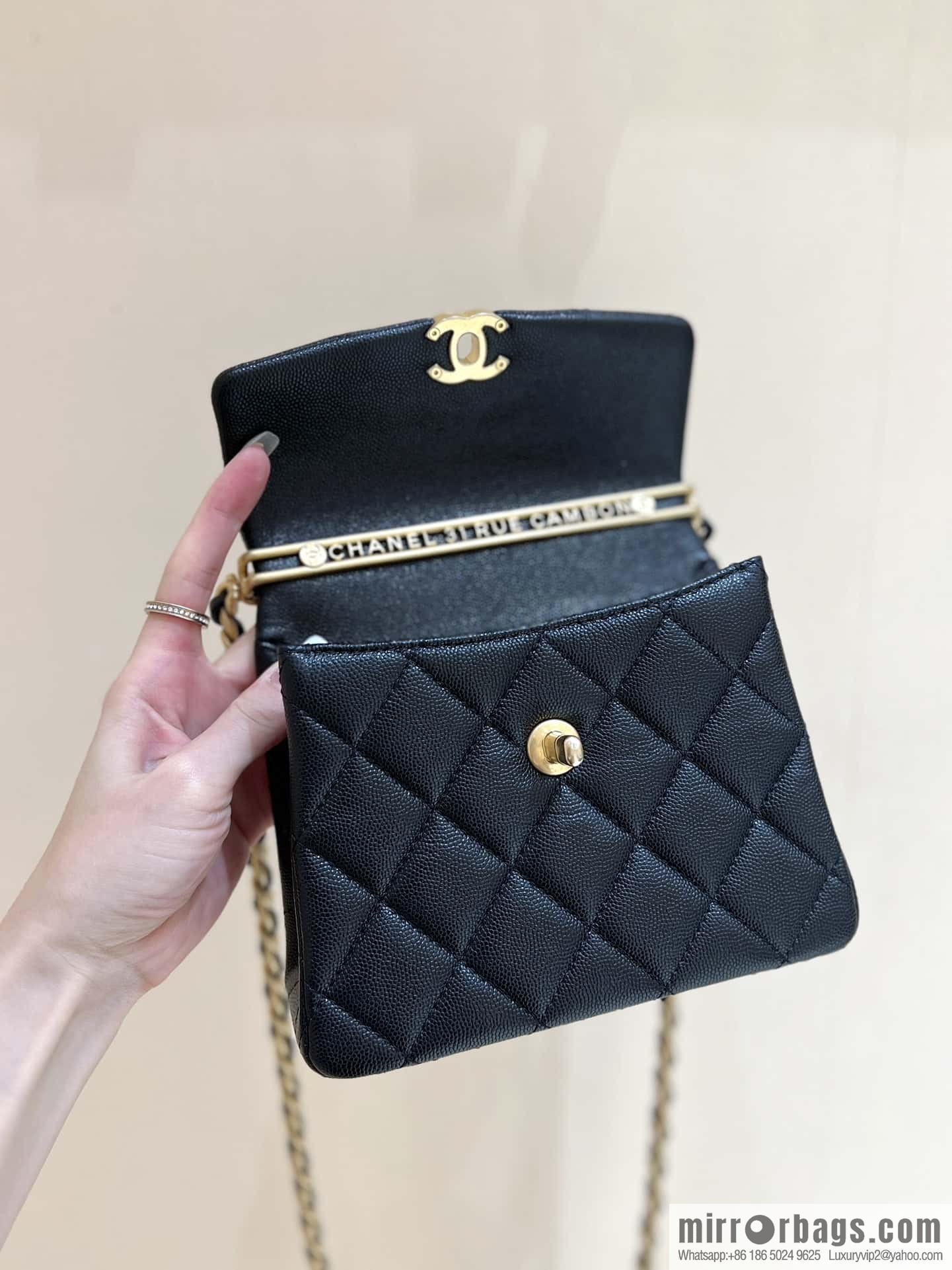 CHANEL 24S Spring/Summer 31 ruecambon AS4472