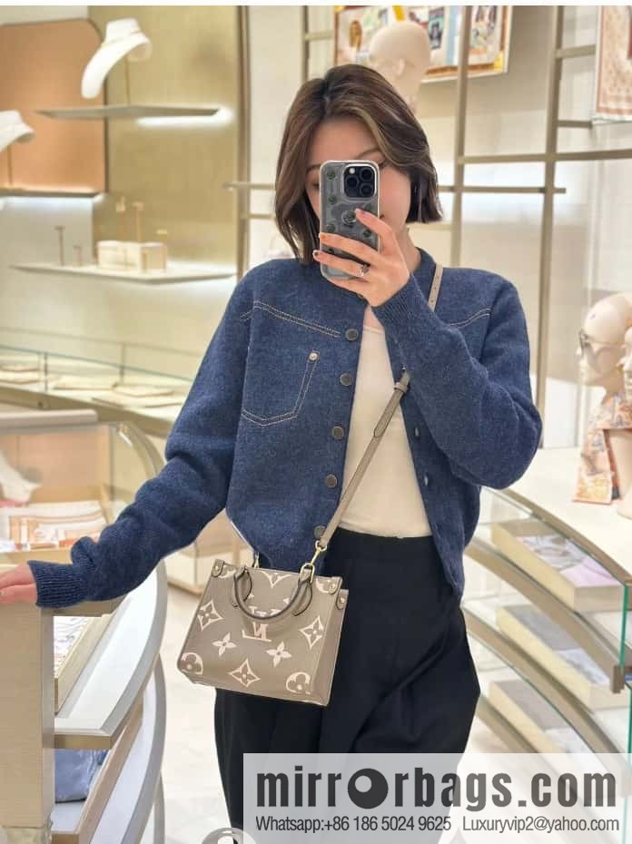 LV M47054 ONTHEGO BB handbag