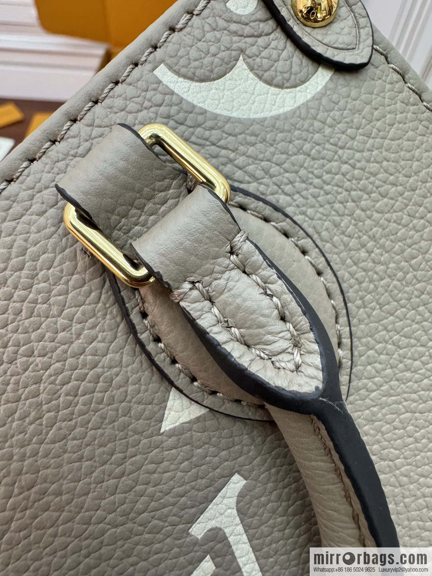 LV M47054 ONTHEGO BB handbag