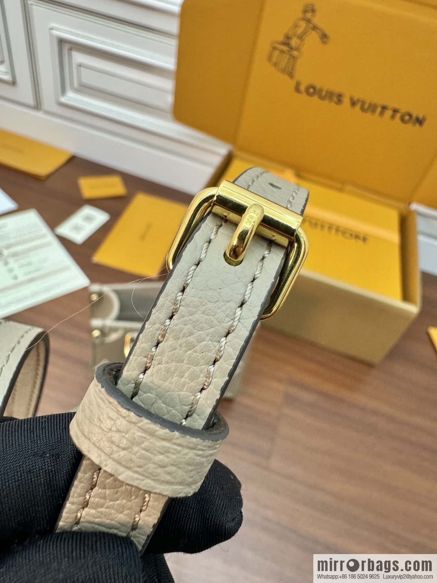 LV M47054 ONTHEGO BB handbag