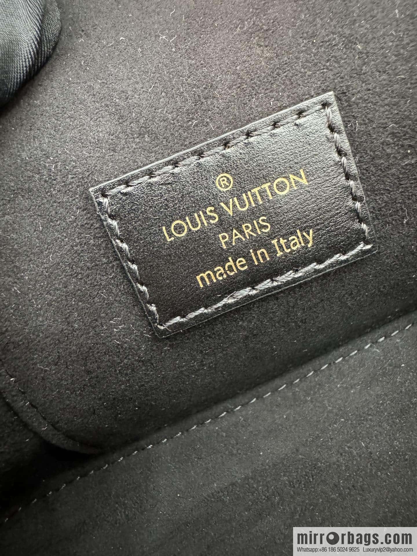 LV M47125 VANITY CHAIN POUCH
