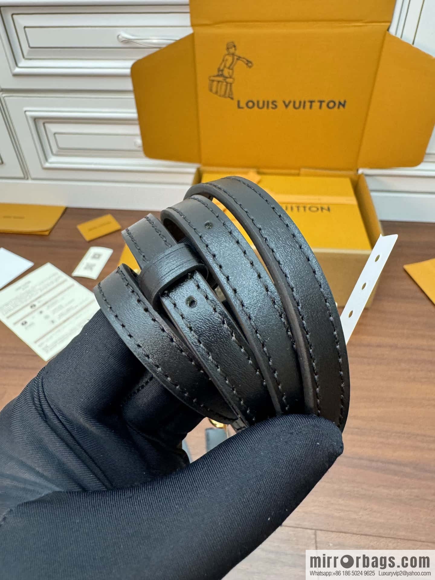 LV M47125 VANITY CHAIN POUCH