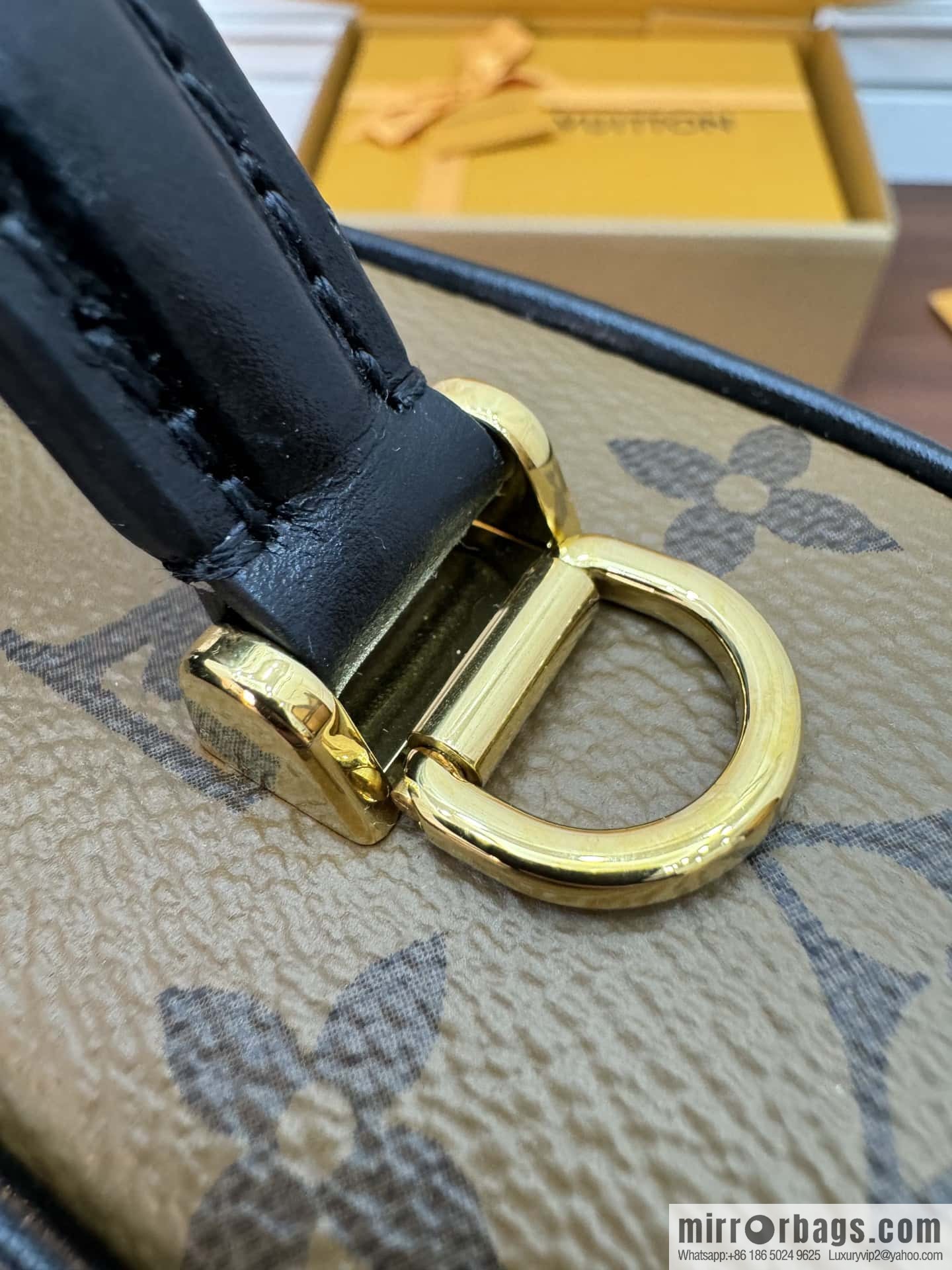 LV M47125 VANITY CHAIN POUCH