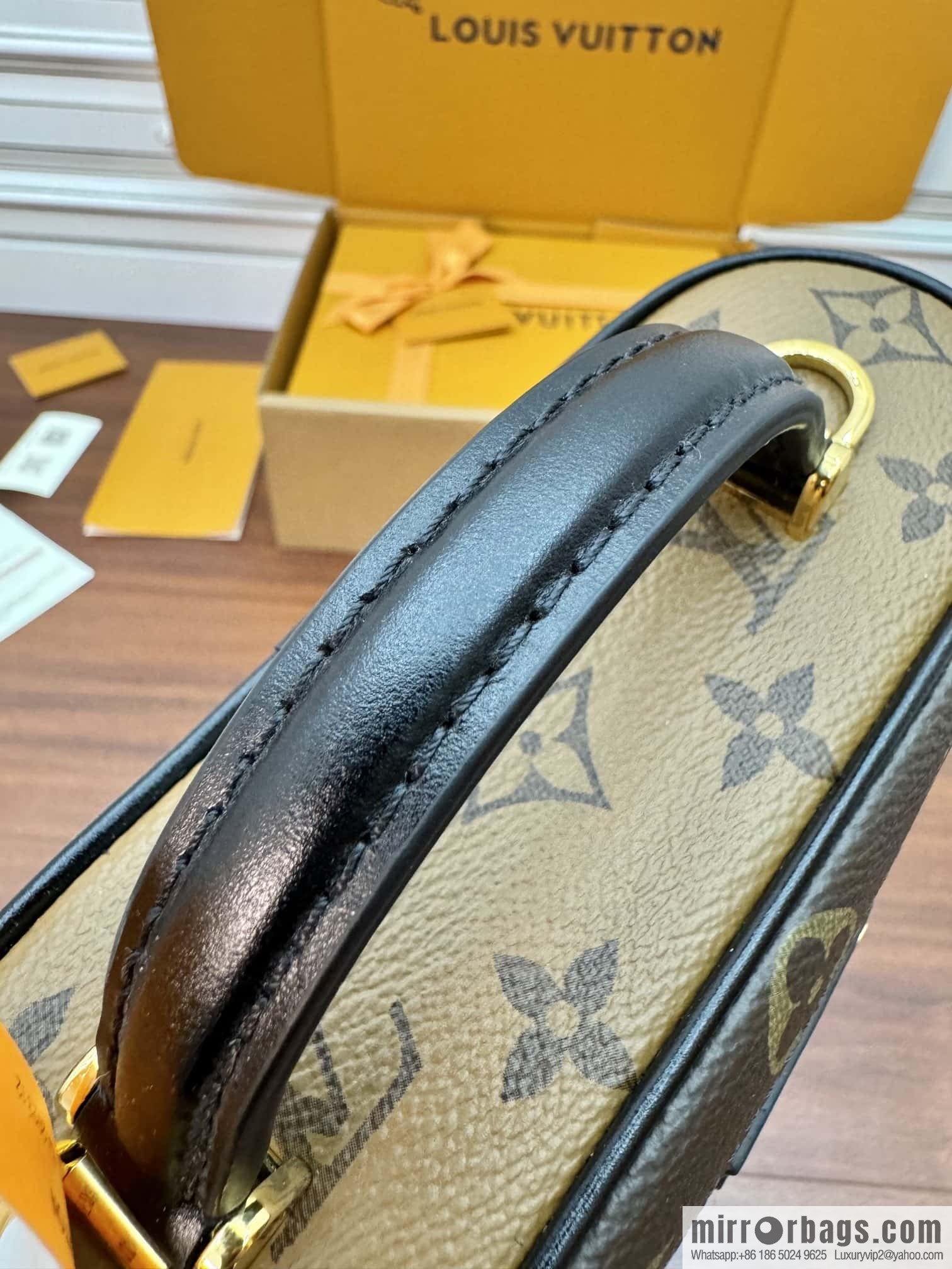 LV M47125 VANITY CHAIN POUCH