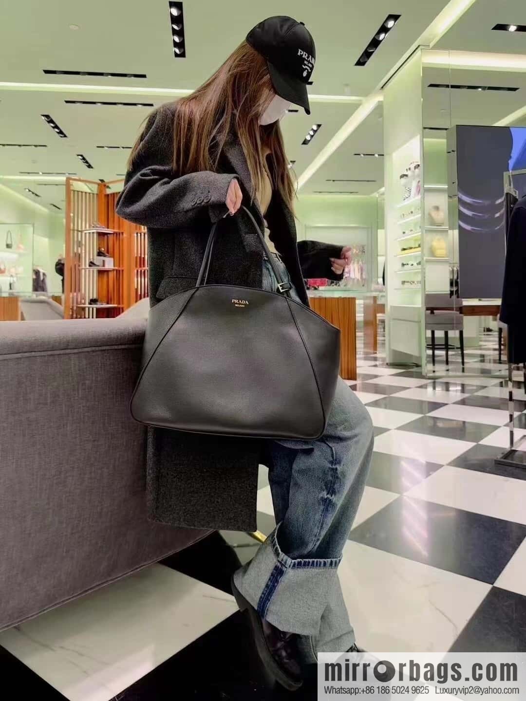 PRADA 🎉 new 🎉 1BG510 tote bag