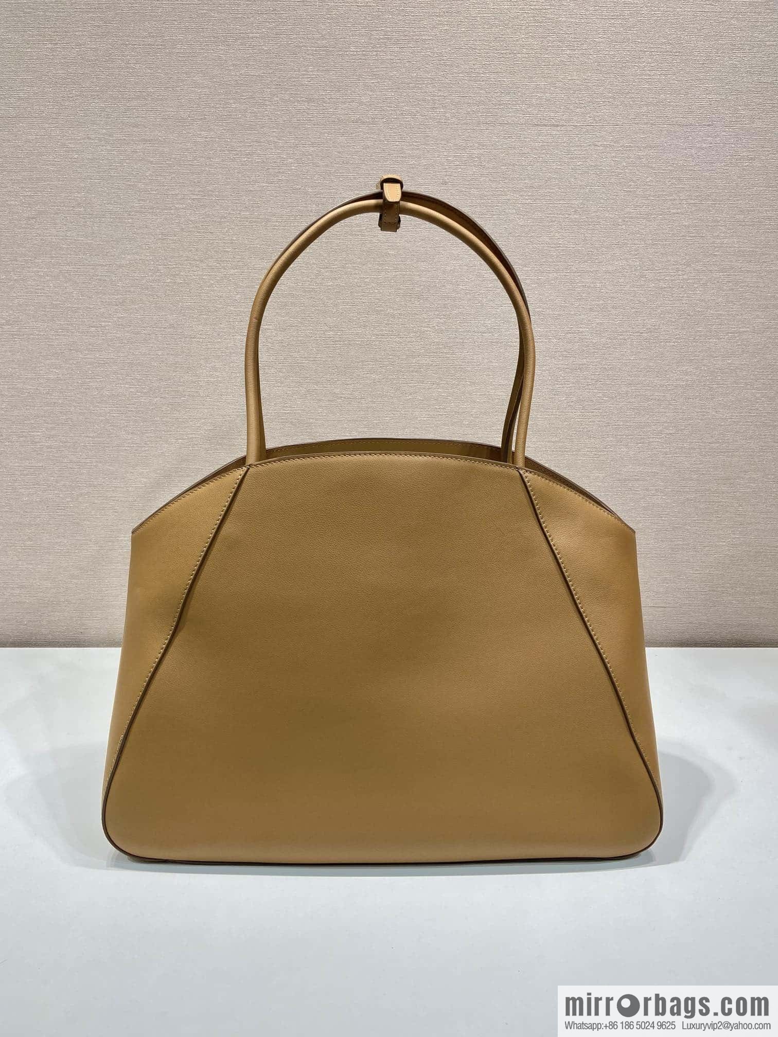PRADA 🎉 new 🎉 1BG510 tote bag